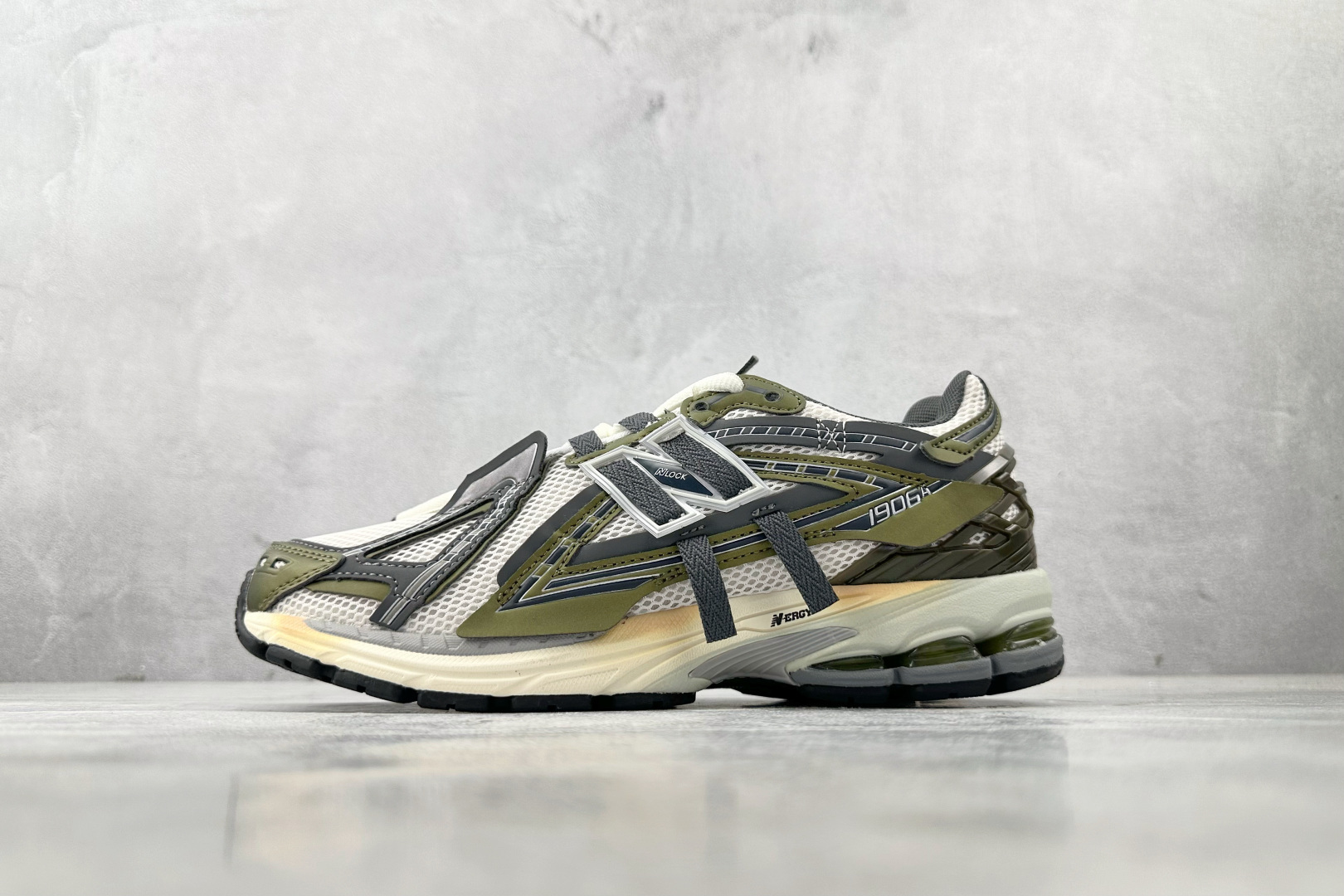 New Balance Basic Shoes L