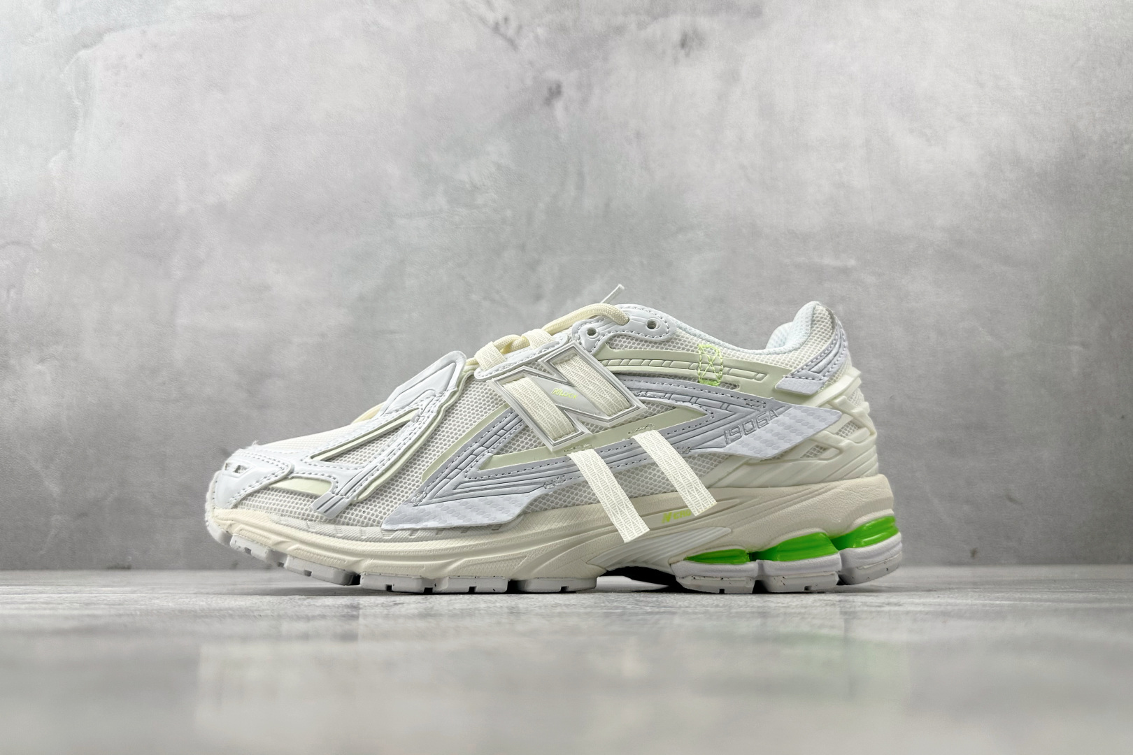 New Balance Basic Shoes L