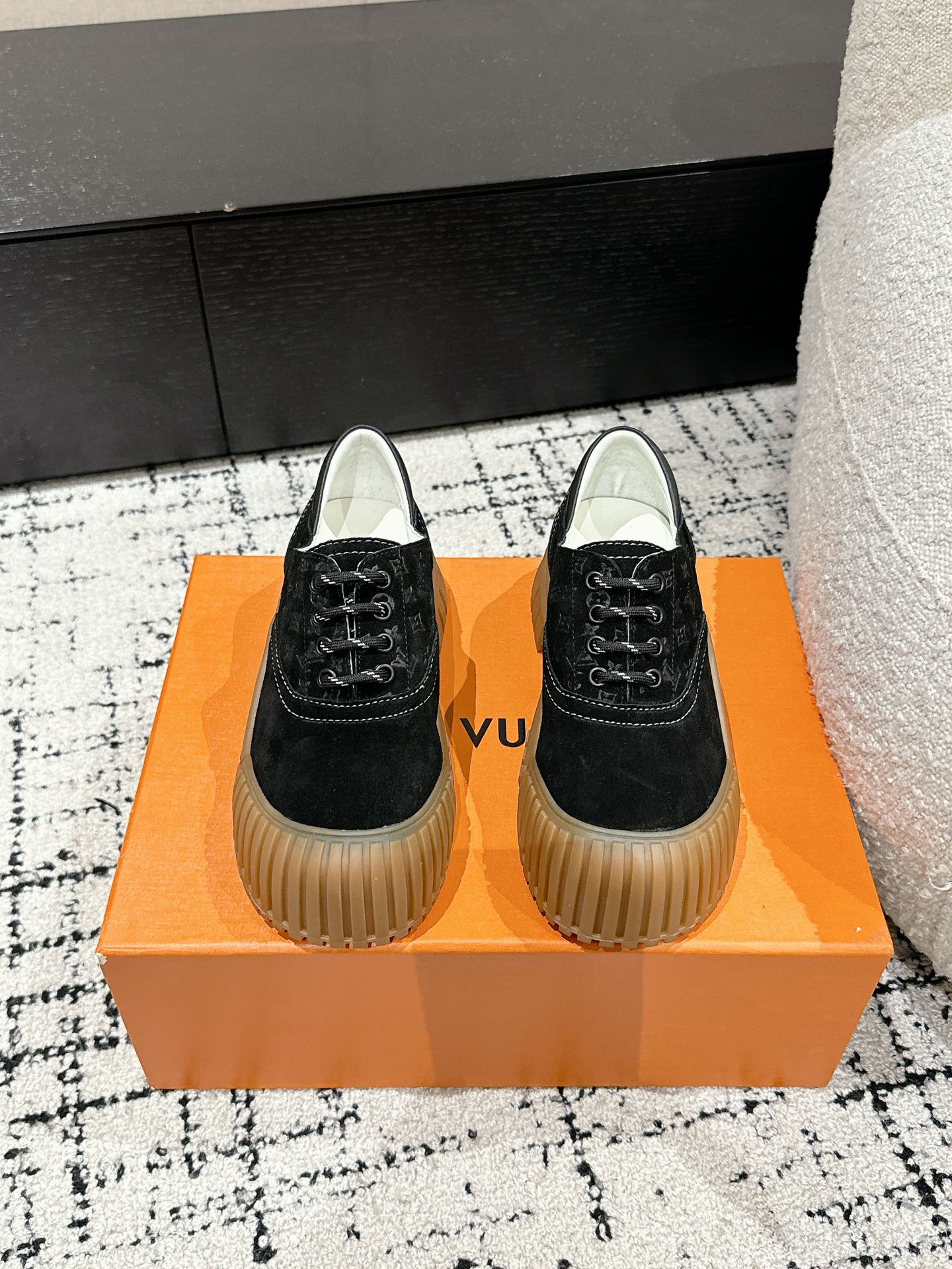 Louis Vuitton Basic Shoes L-s