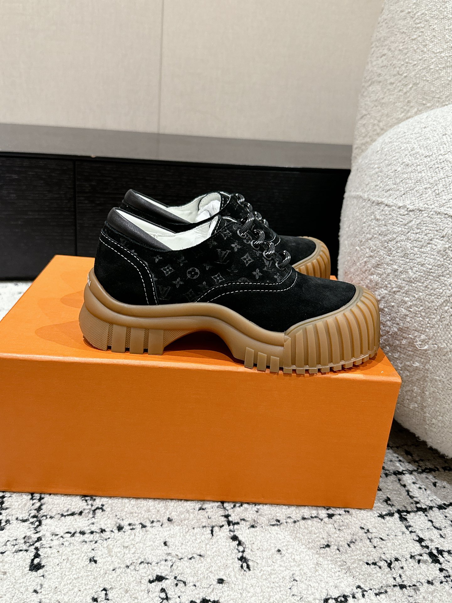 Louis Vuitton Basic Shoes L-s