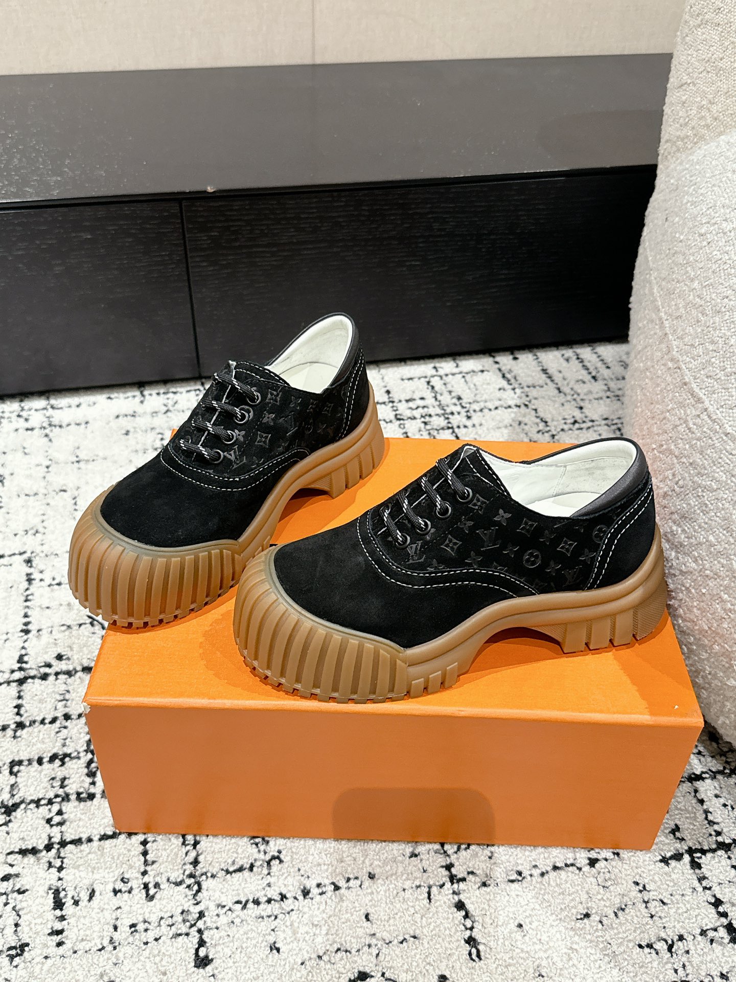 Louis Vuitton Basic Shoes L-s