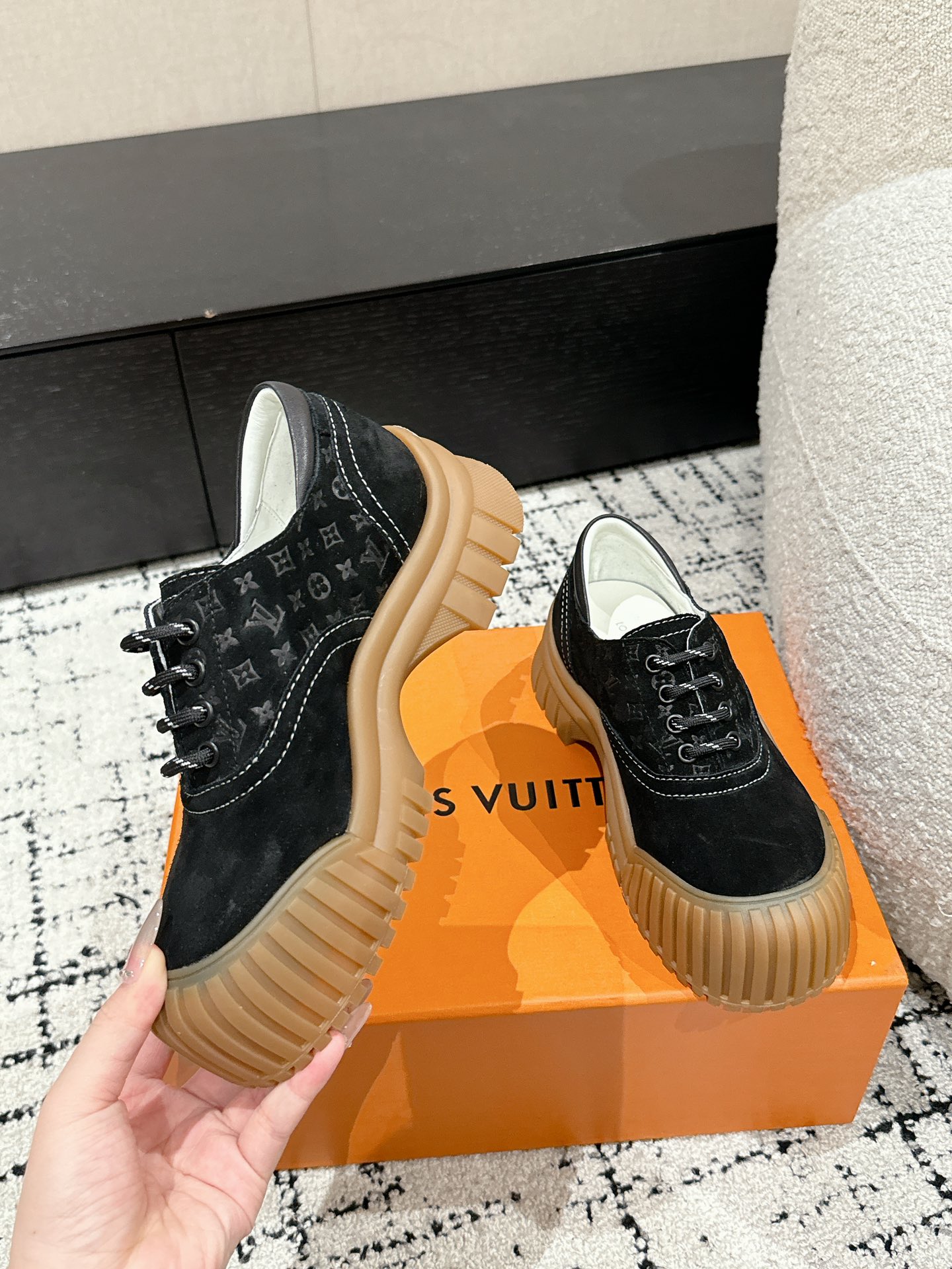 Louis Vuitton Basic Shoes L-s