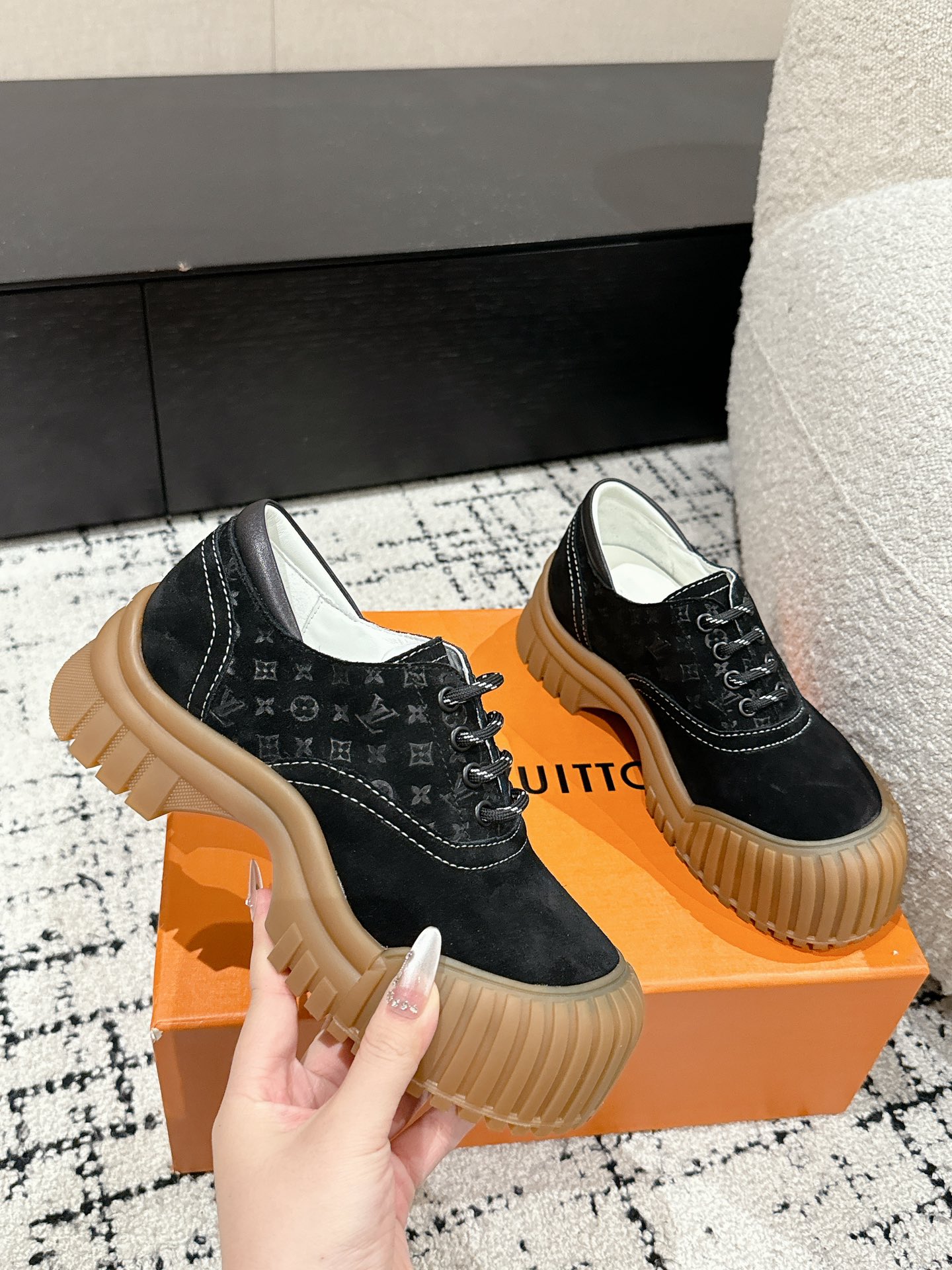 Louis Vuitton Basic Shoes L-s
