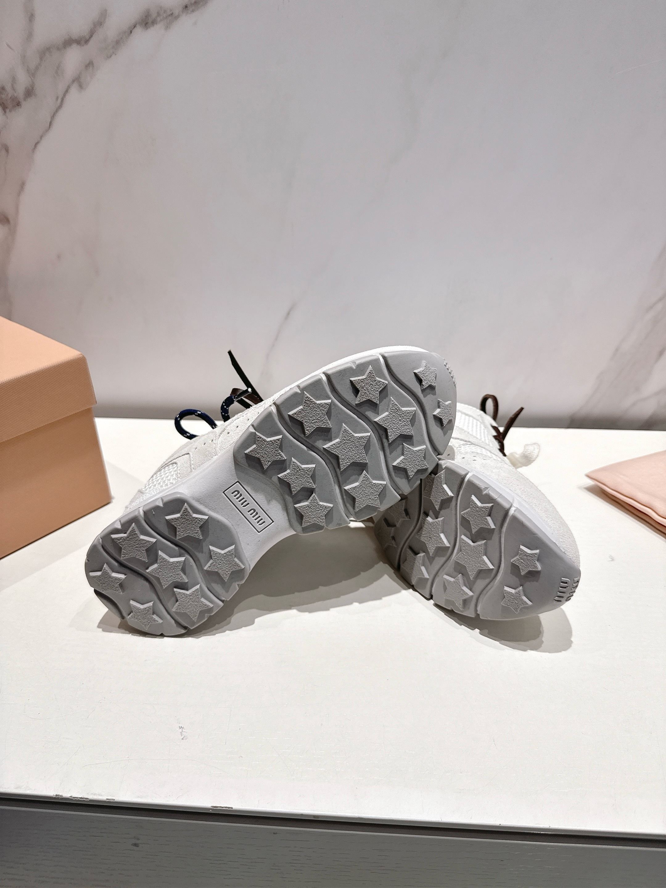 Miu Miu Sneakers M-s