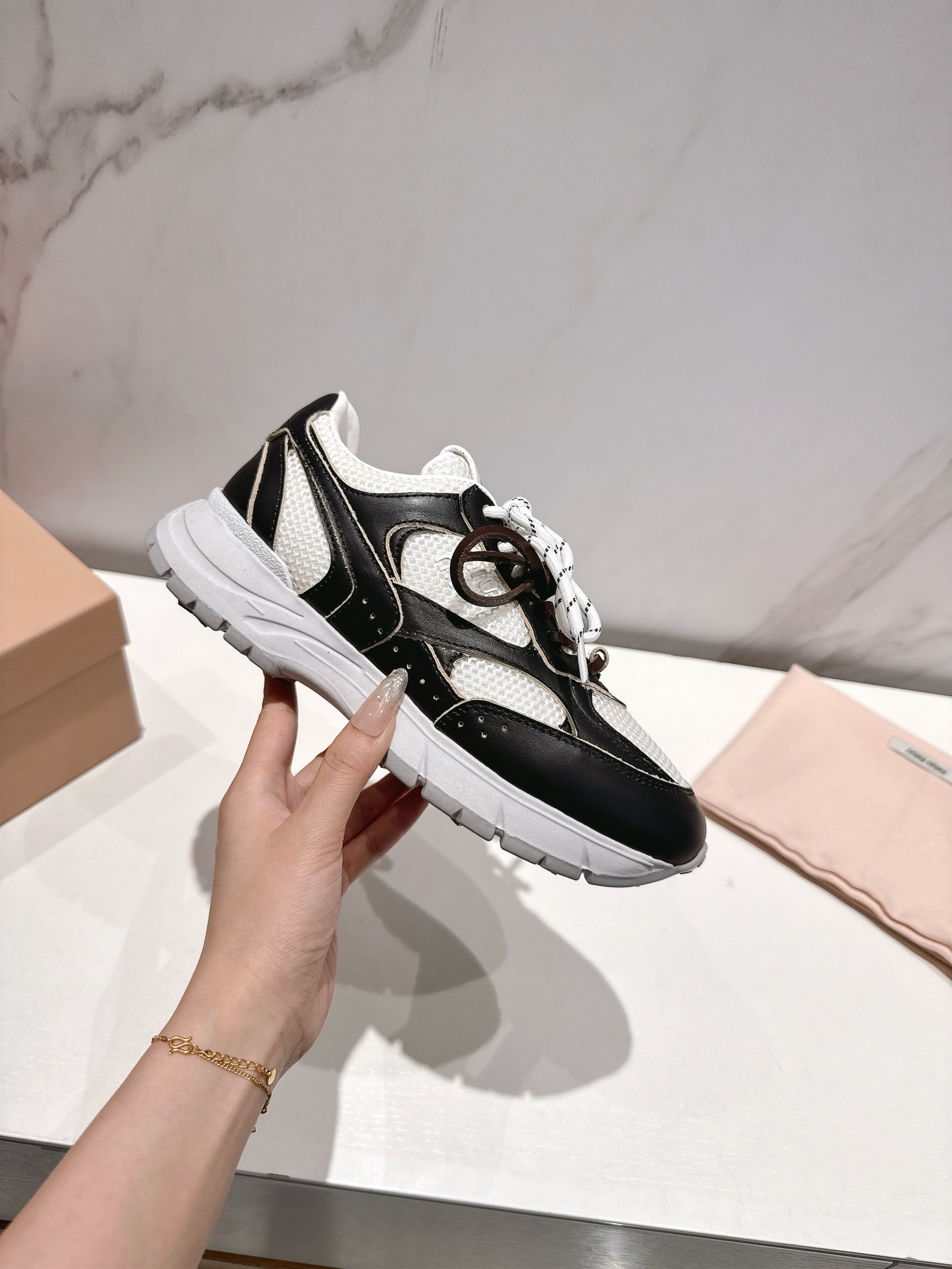 Miu Miu Sneakers M-s