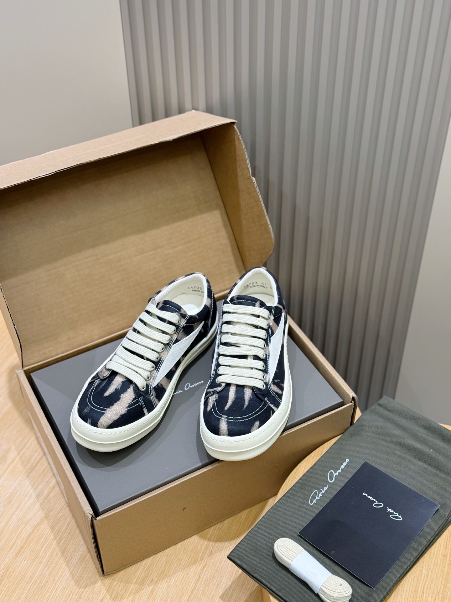 Calvin Klein Male Sneakers L-s