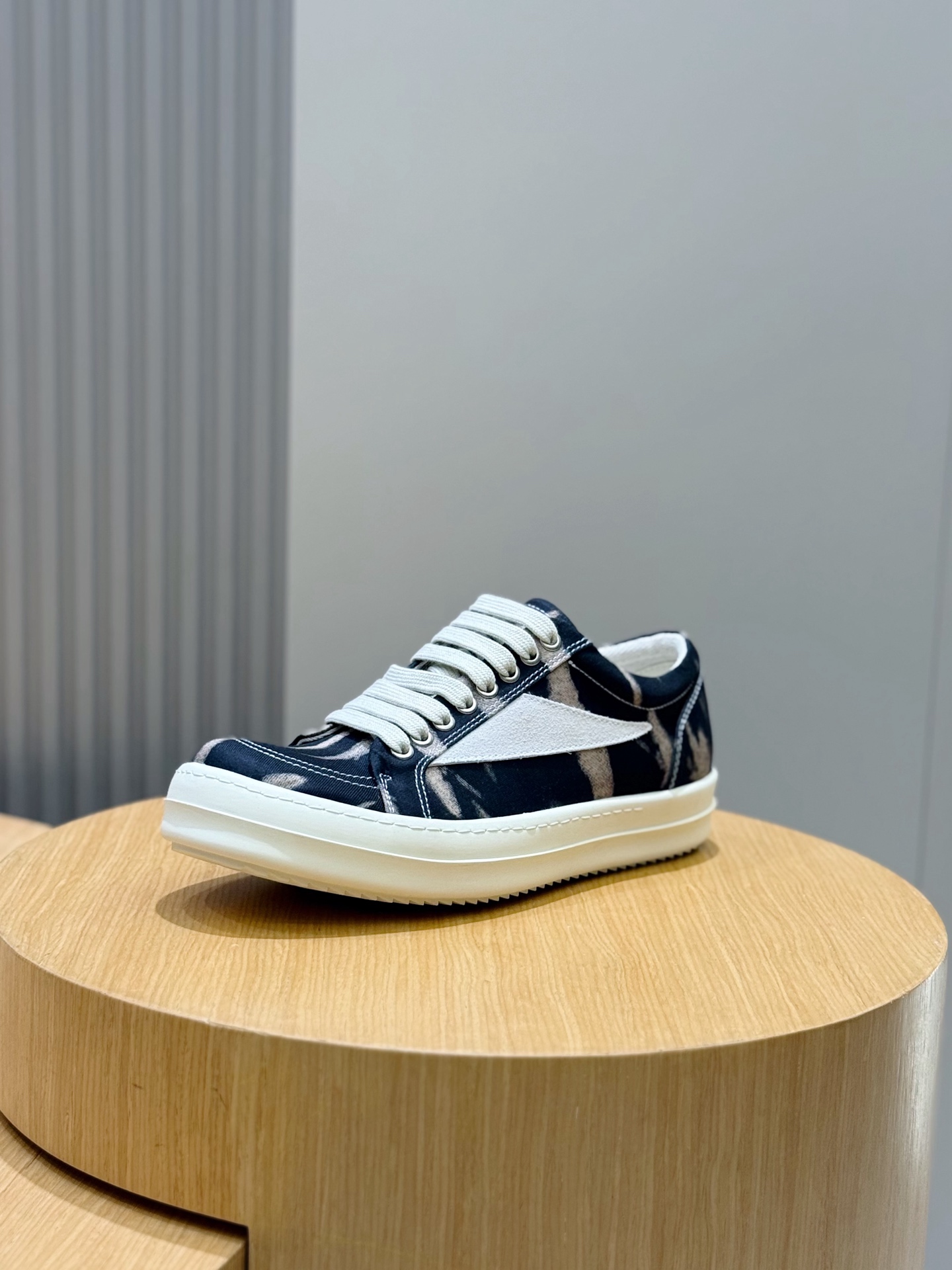 Calvin Klein Male Sneakers L-s