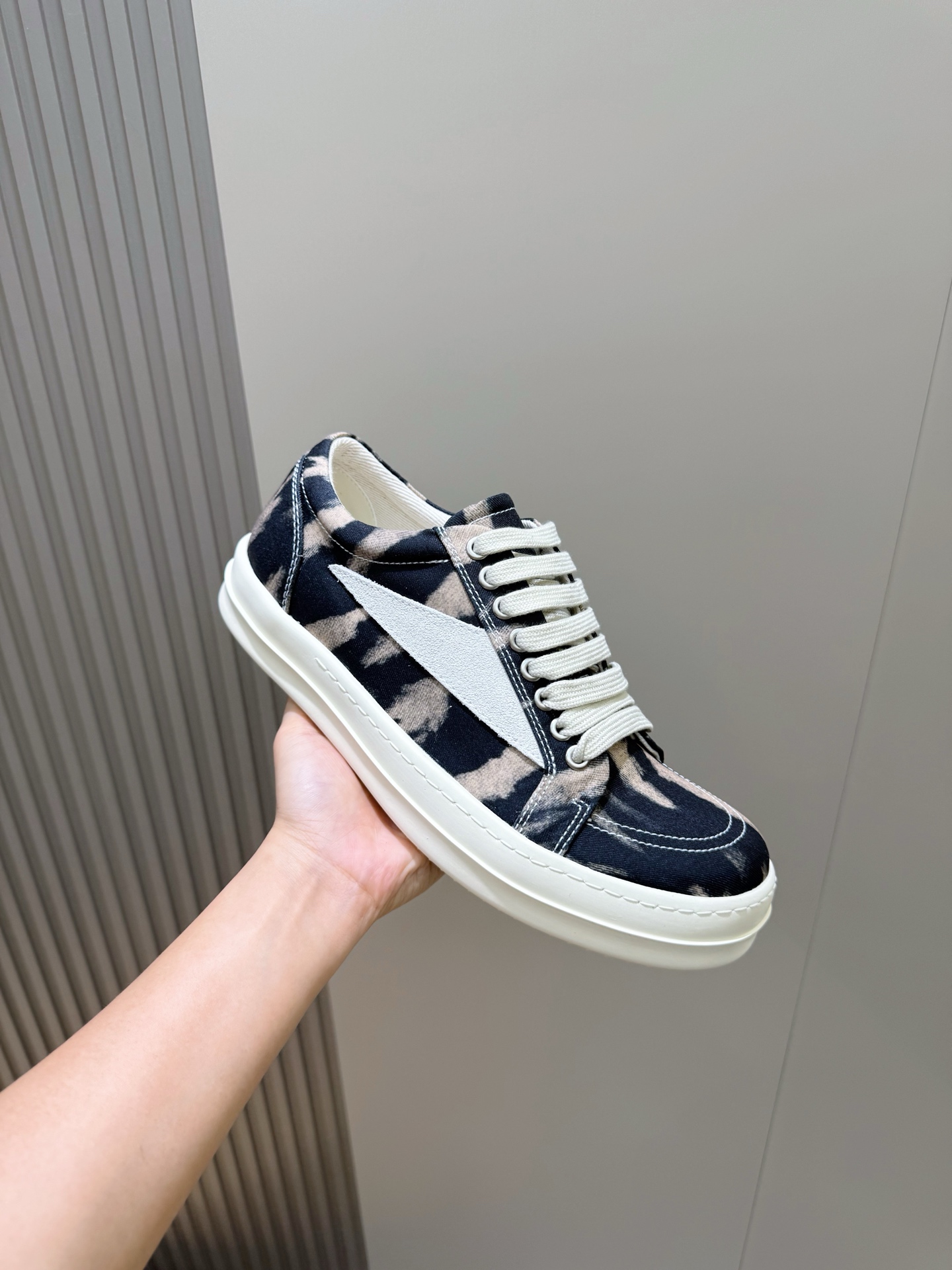 Calvin Klein Male Sneakers L-s