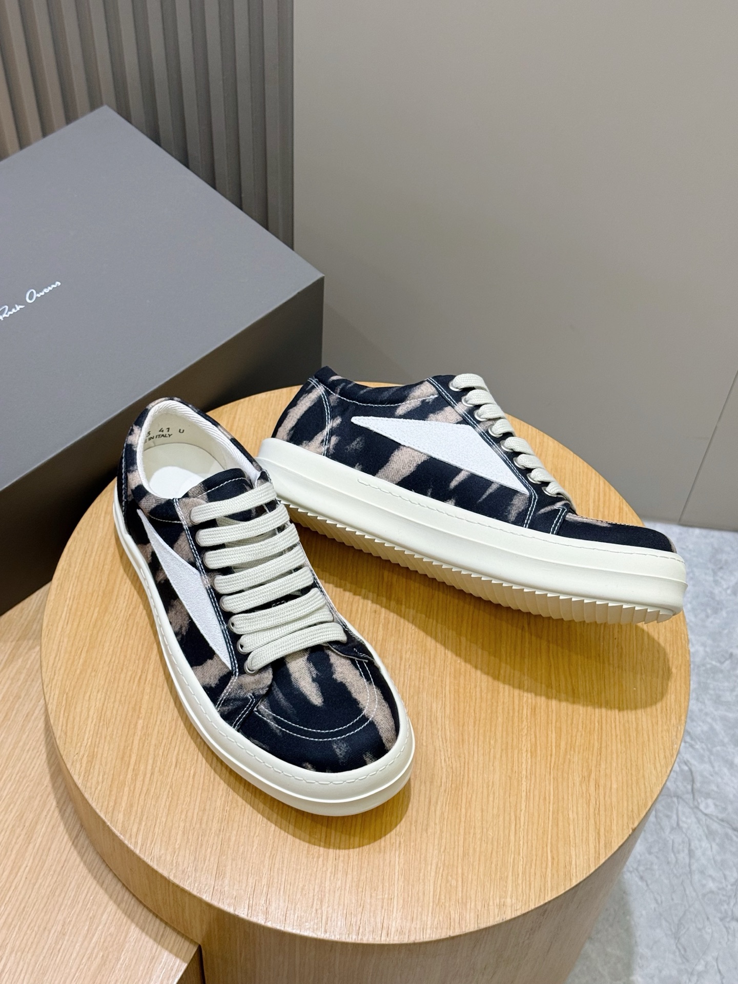 Calvin Klein Male Sneakers L-s