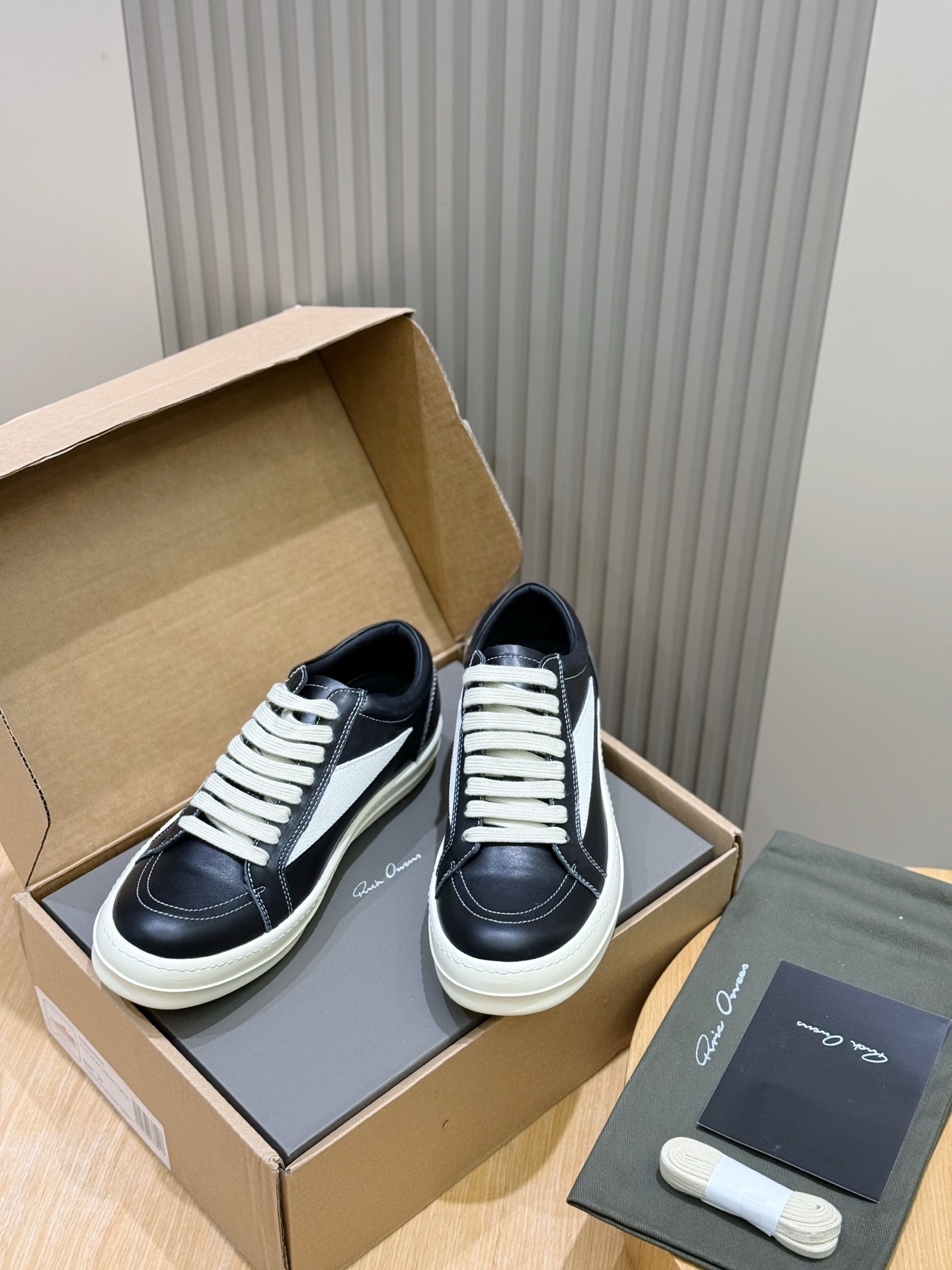 Calvin Klein Male Sneakers L-s