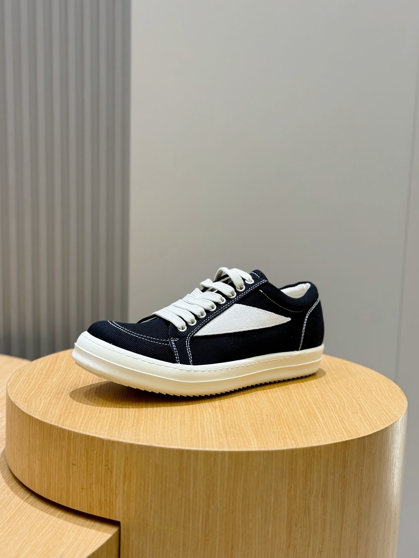 Calvin Klein Male Sneakers L-s