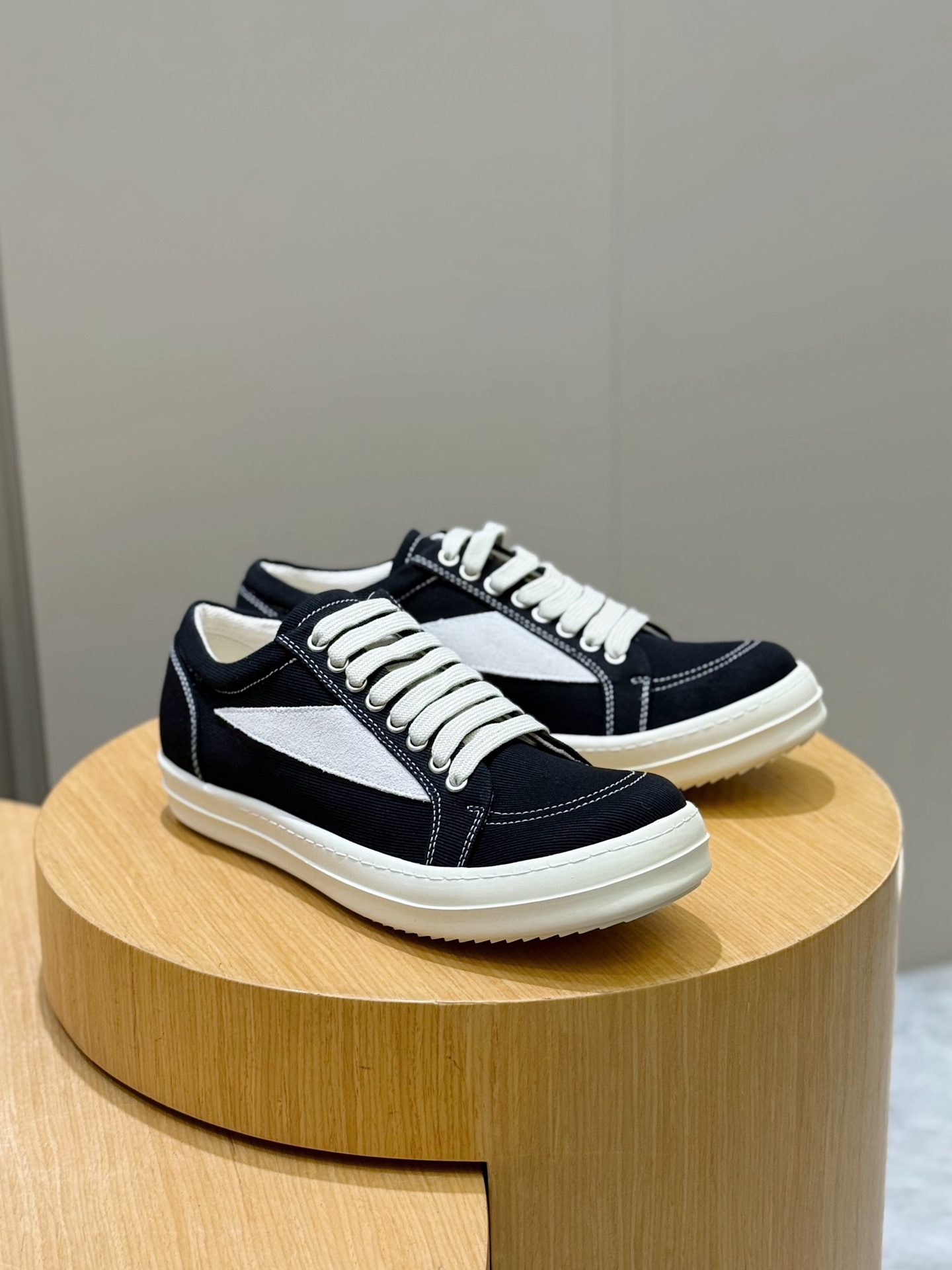 Calvin Klein Male Sneakers L-s