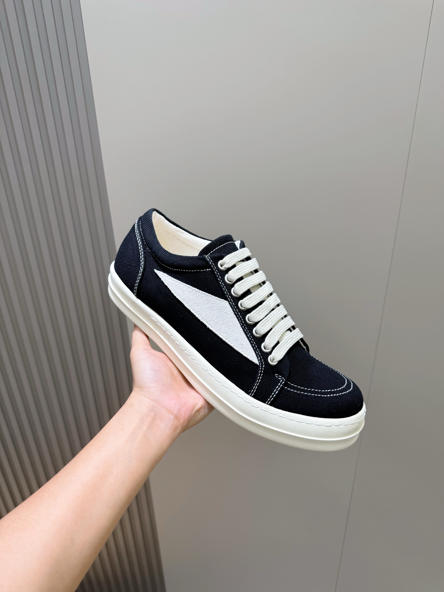 Calvin Klein Male Sneakers L-s