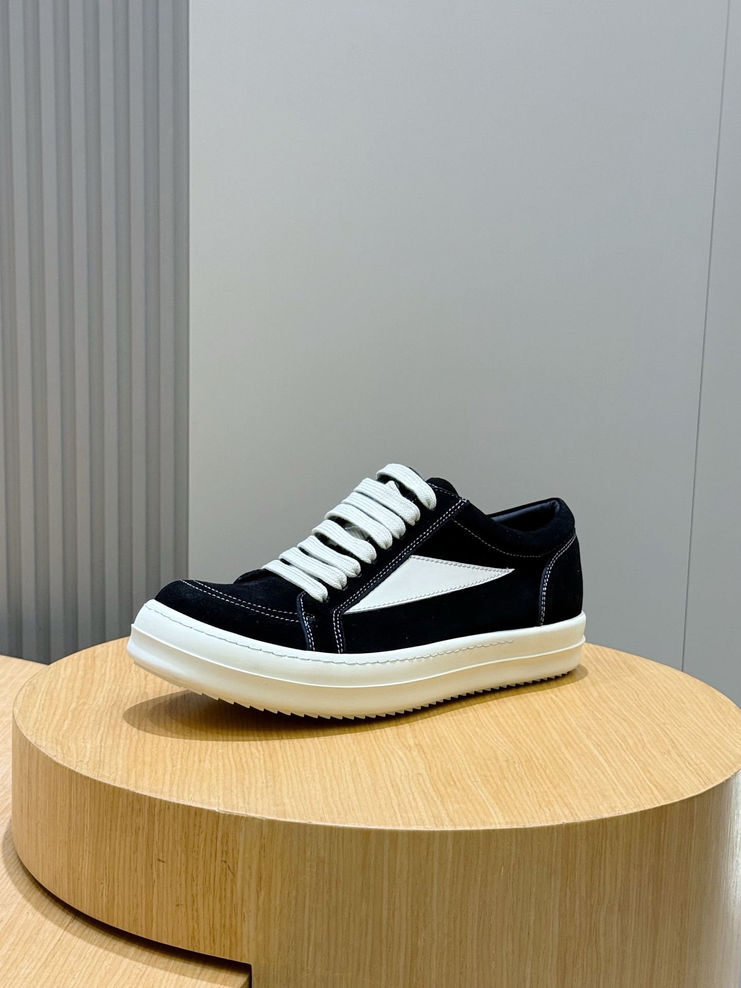 Calvin Klein Male Sneakers L-s
