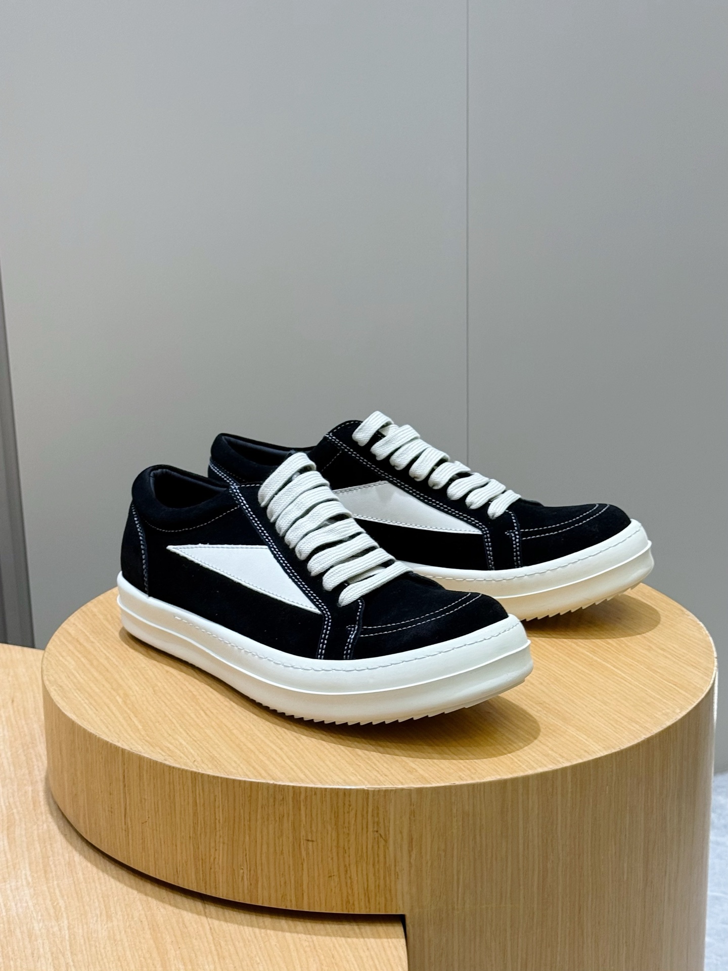 Calvin Klein Male Sneakers L-s