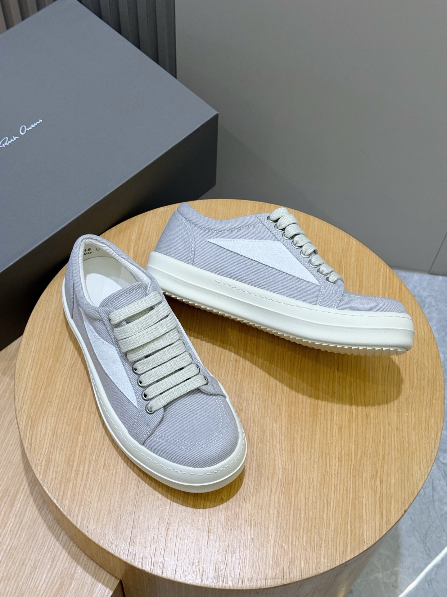 Calvin Klein Male Sneakers L-s