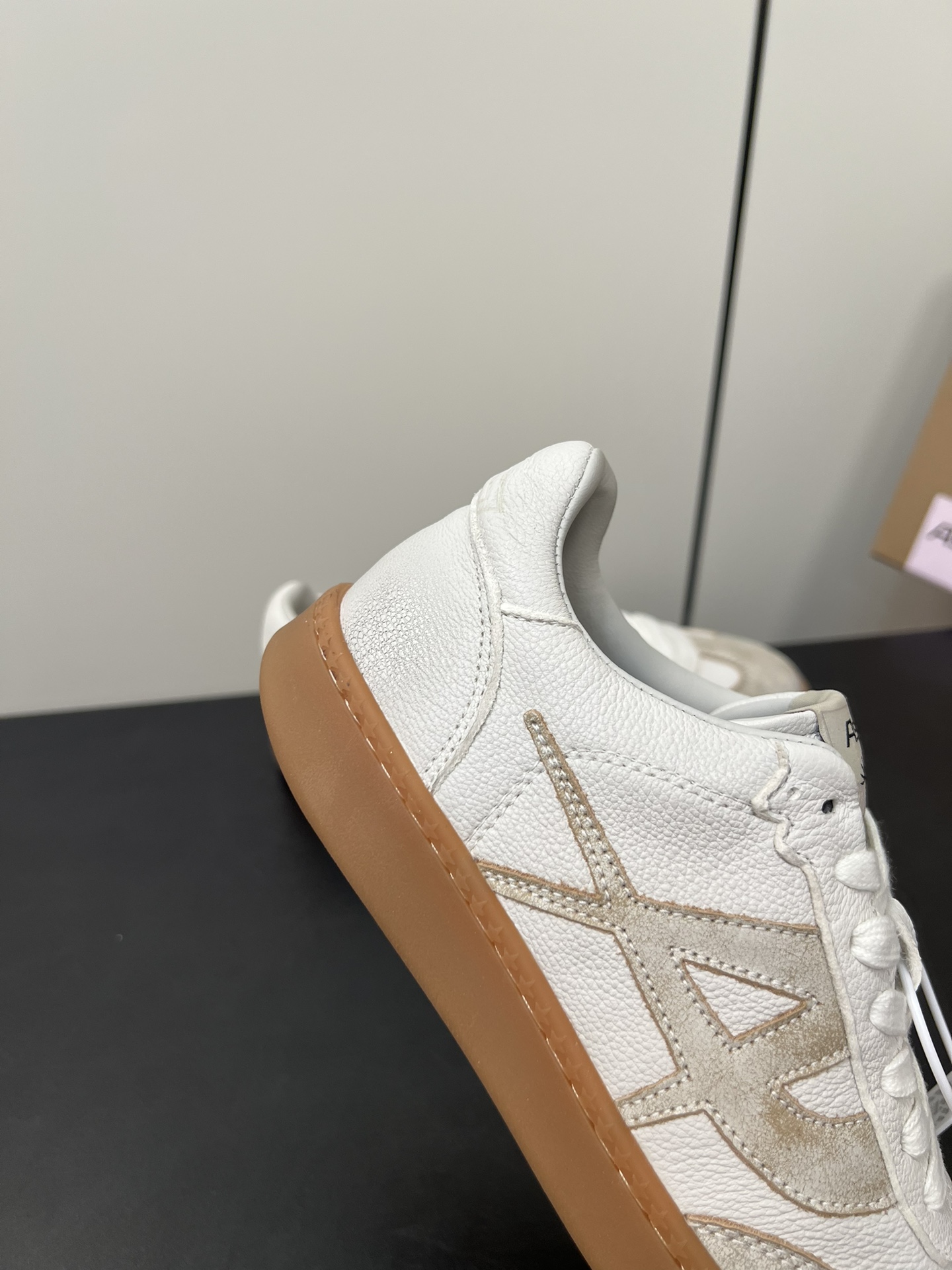 Sneakers S