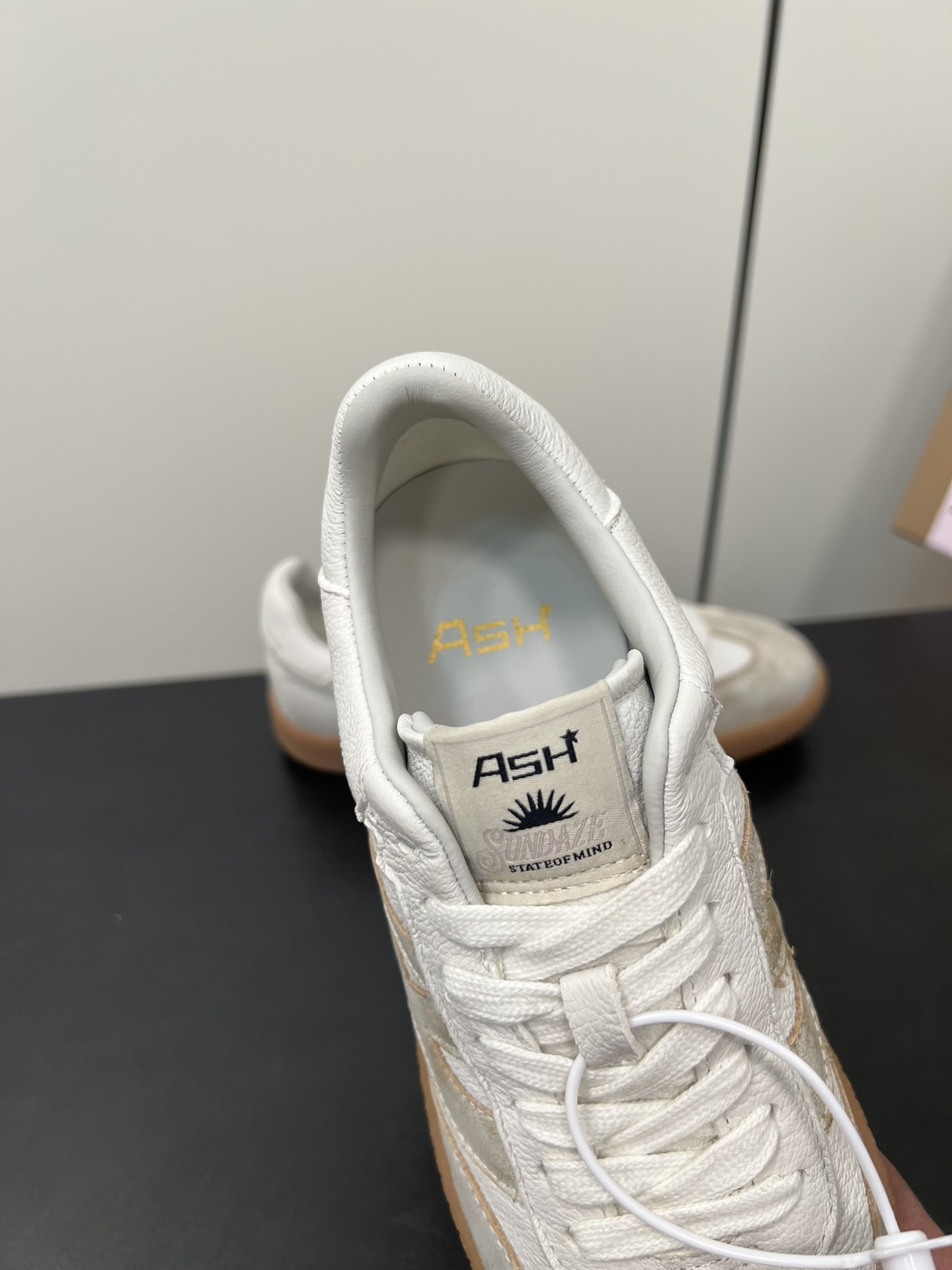 Sneakers S