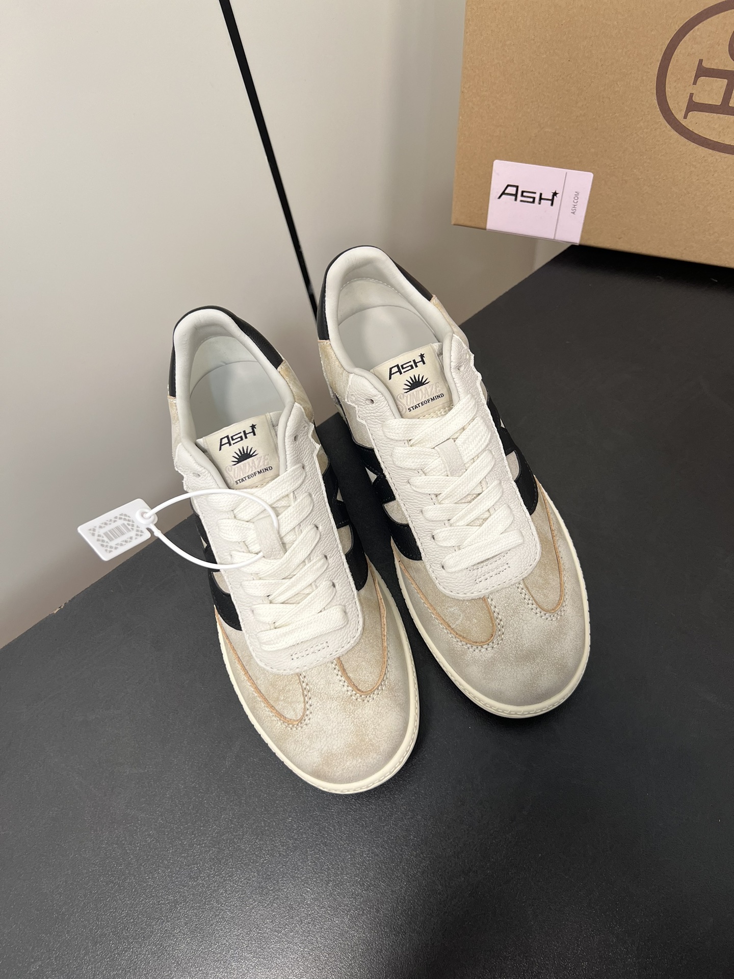 Sneakers S