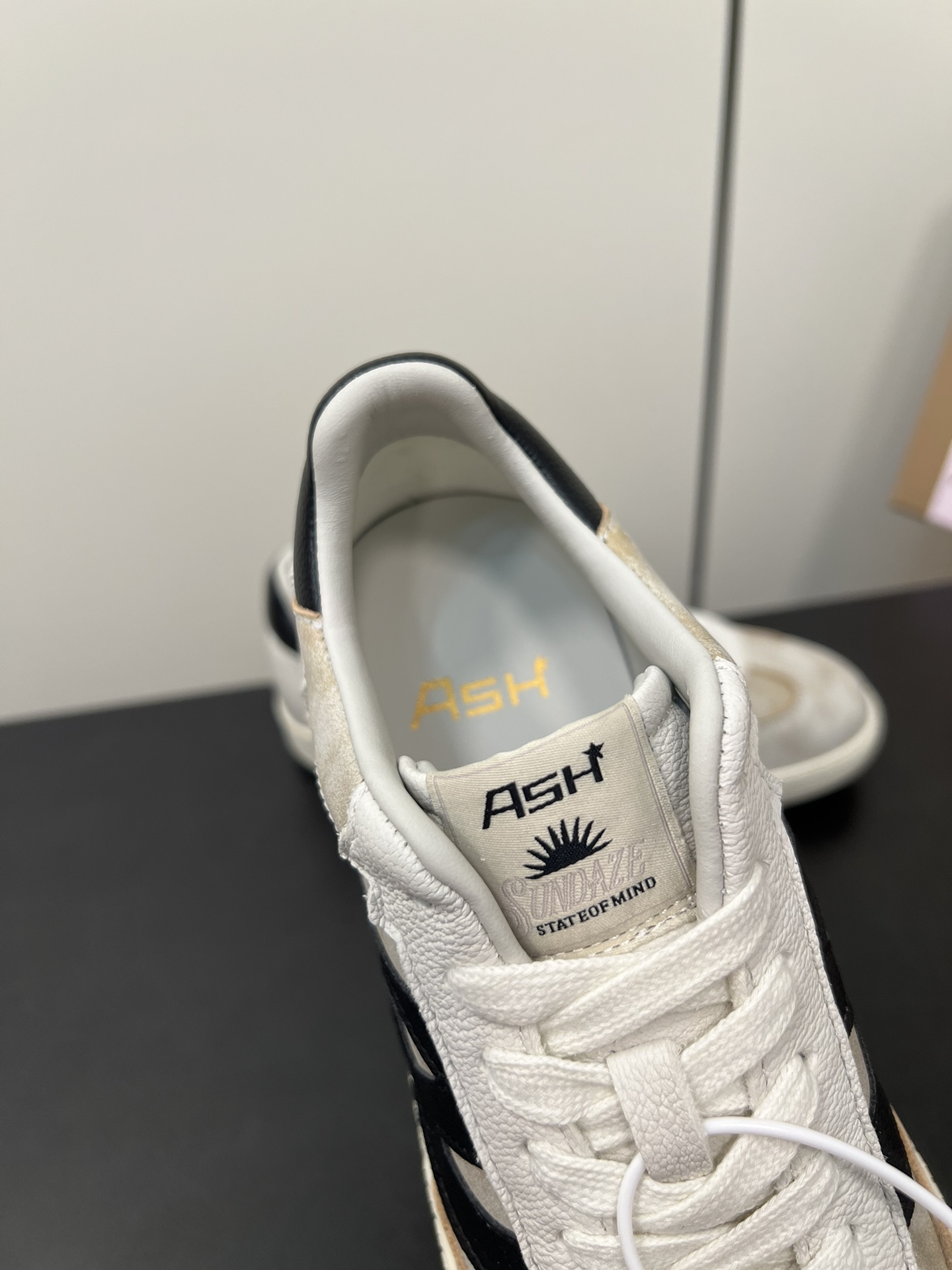 Sneakers S