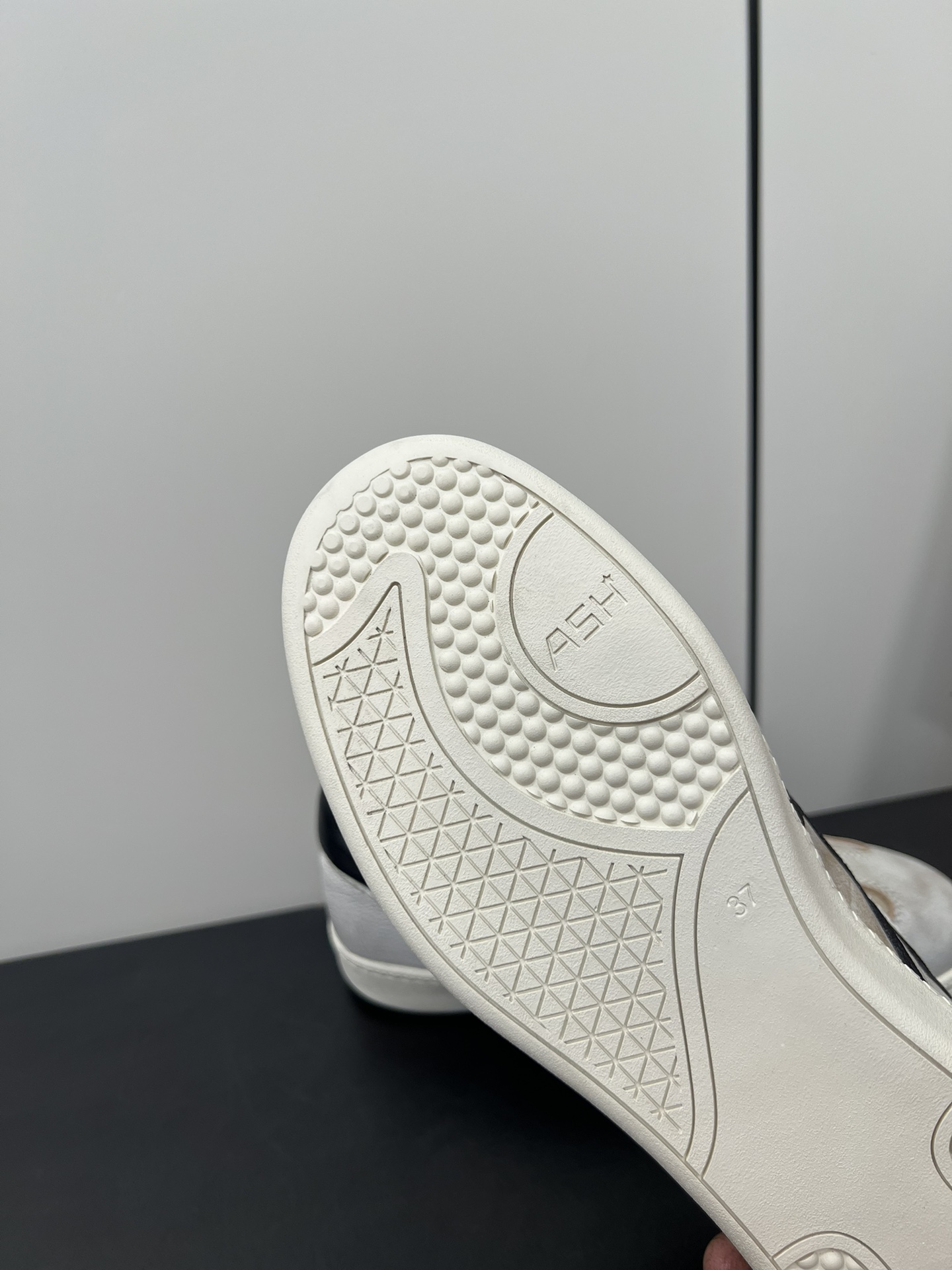 Sneakers S