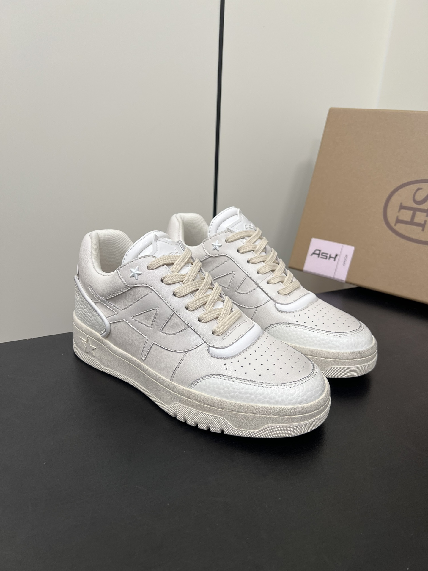 Female Sneakers S