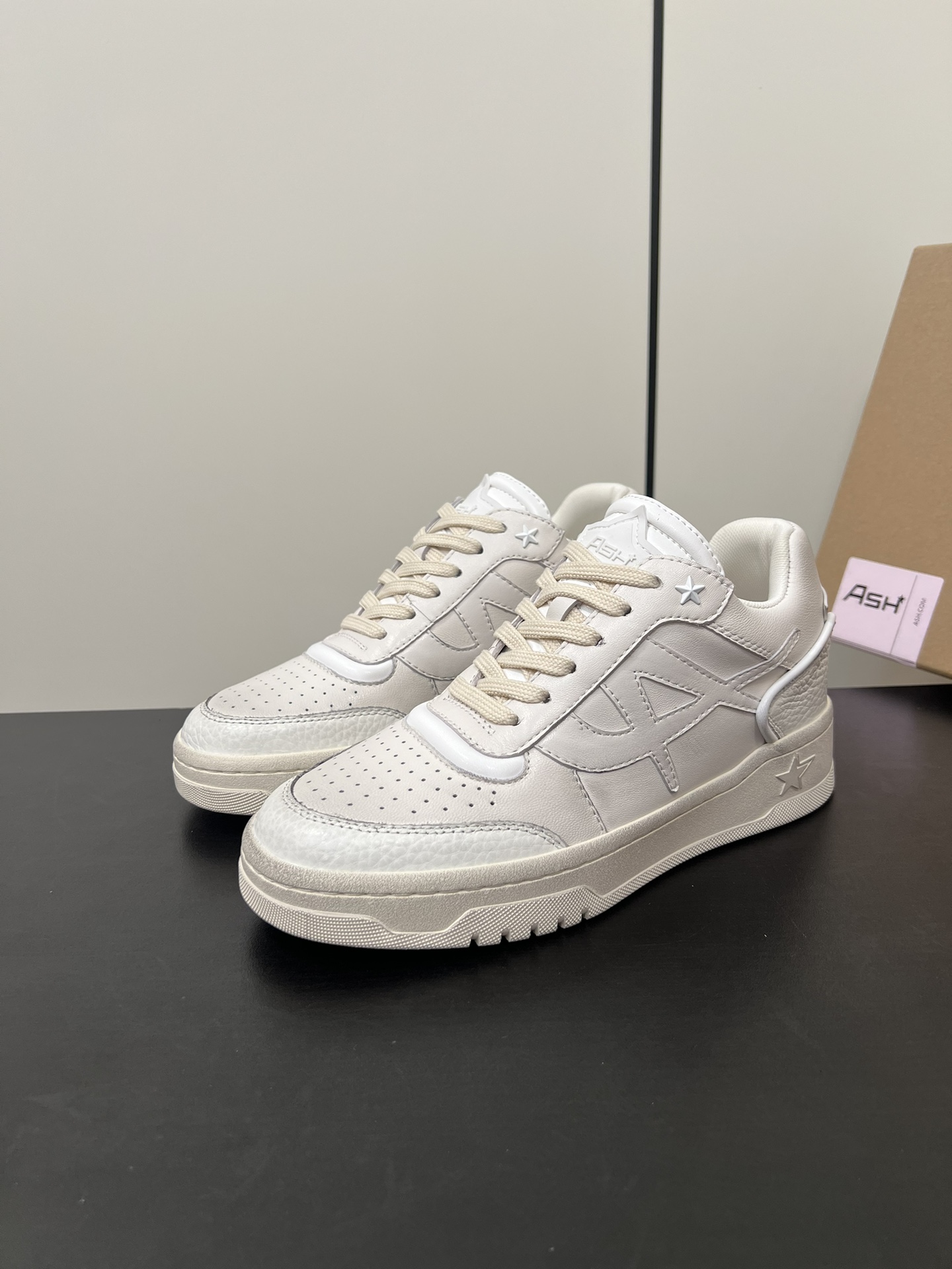 Female Sneakers S