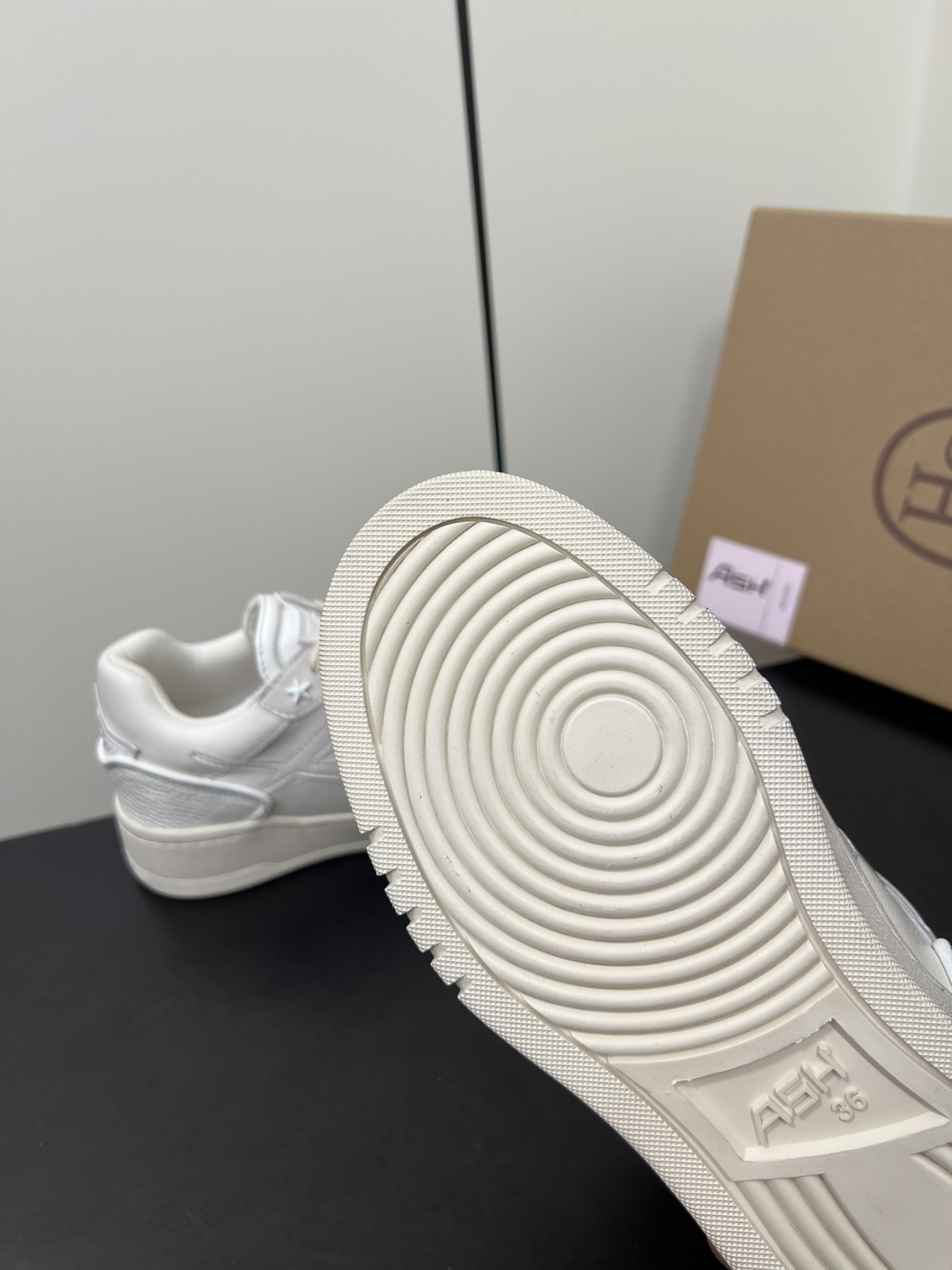 Female Sneakers S