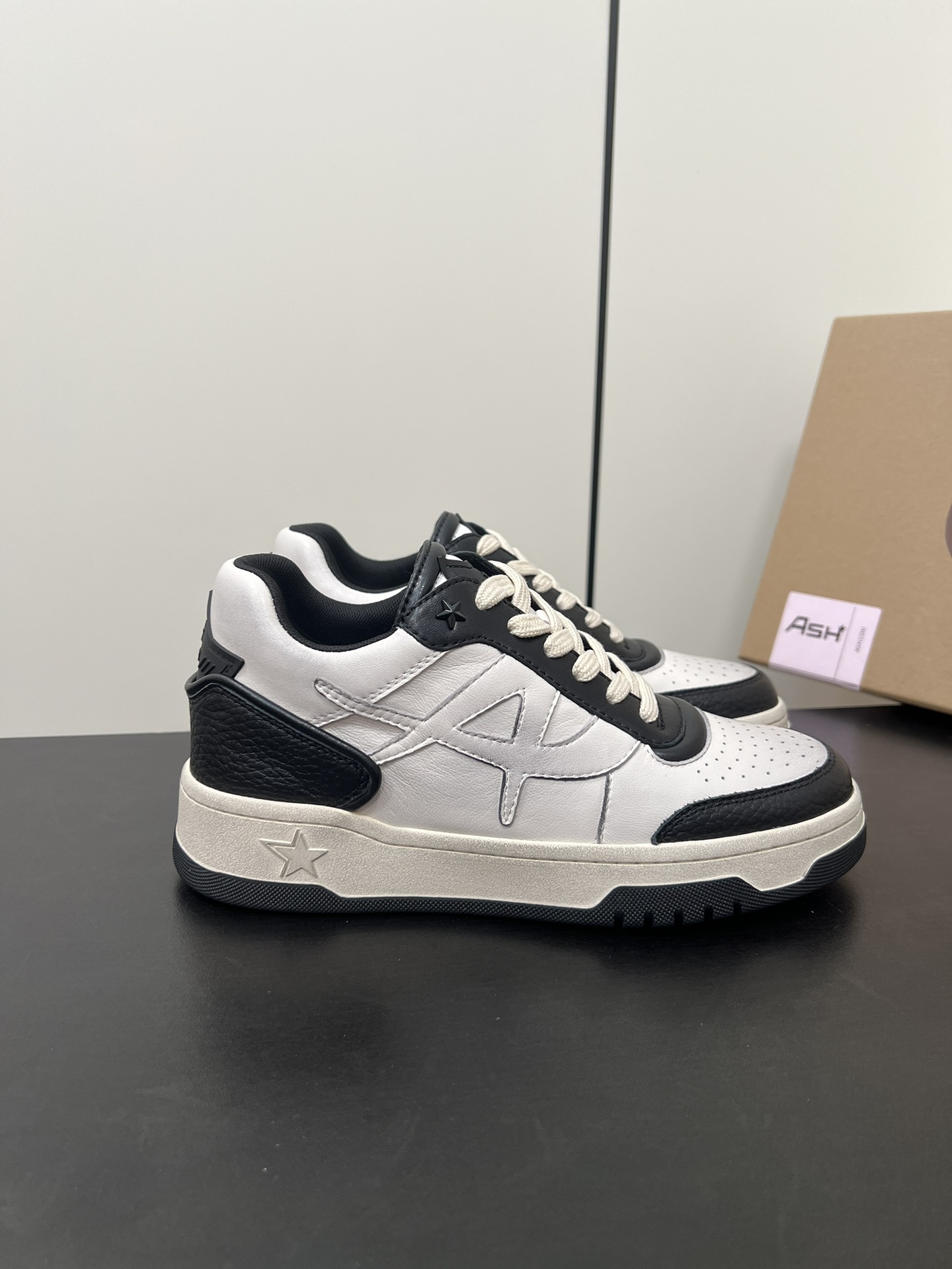 Female Sneakers S