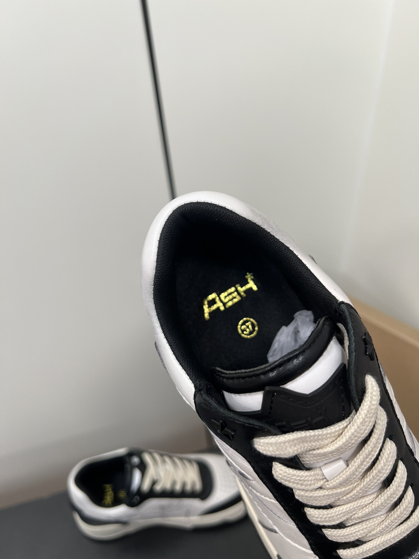 Female Sneakers S