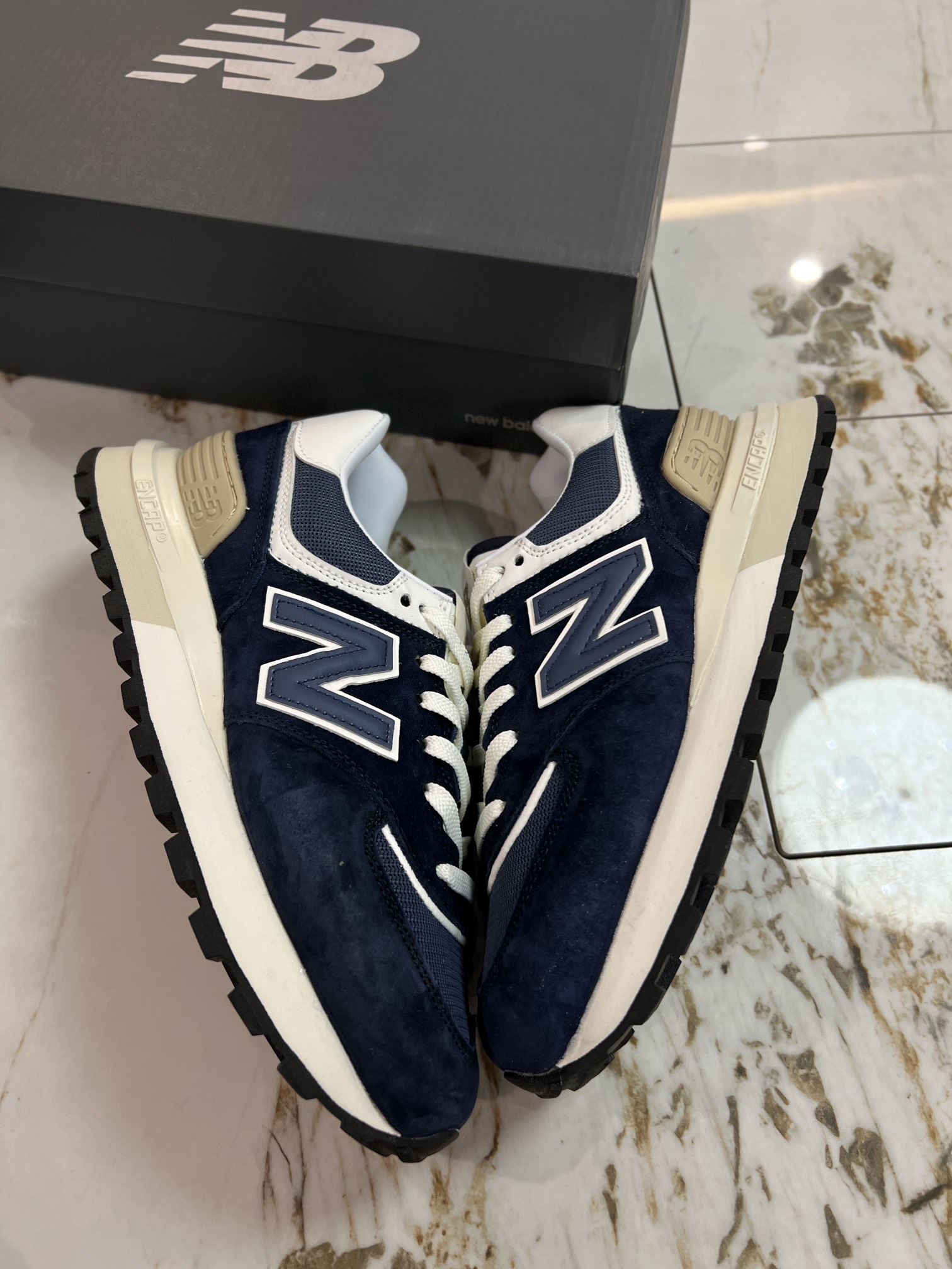 Basic Shoes L