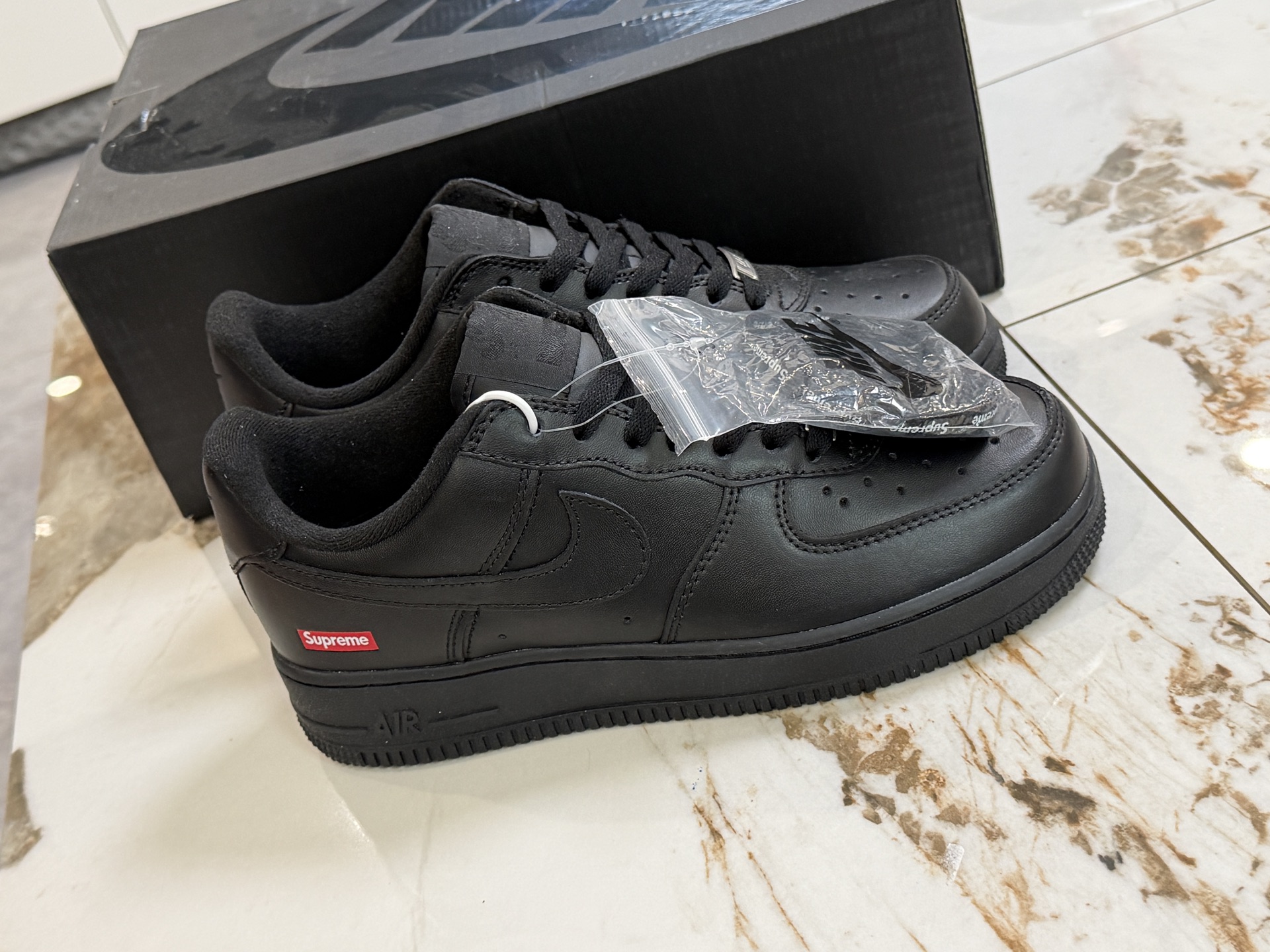 Basic Shoes L-s