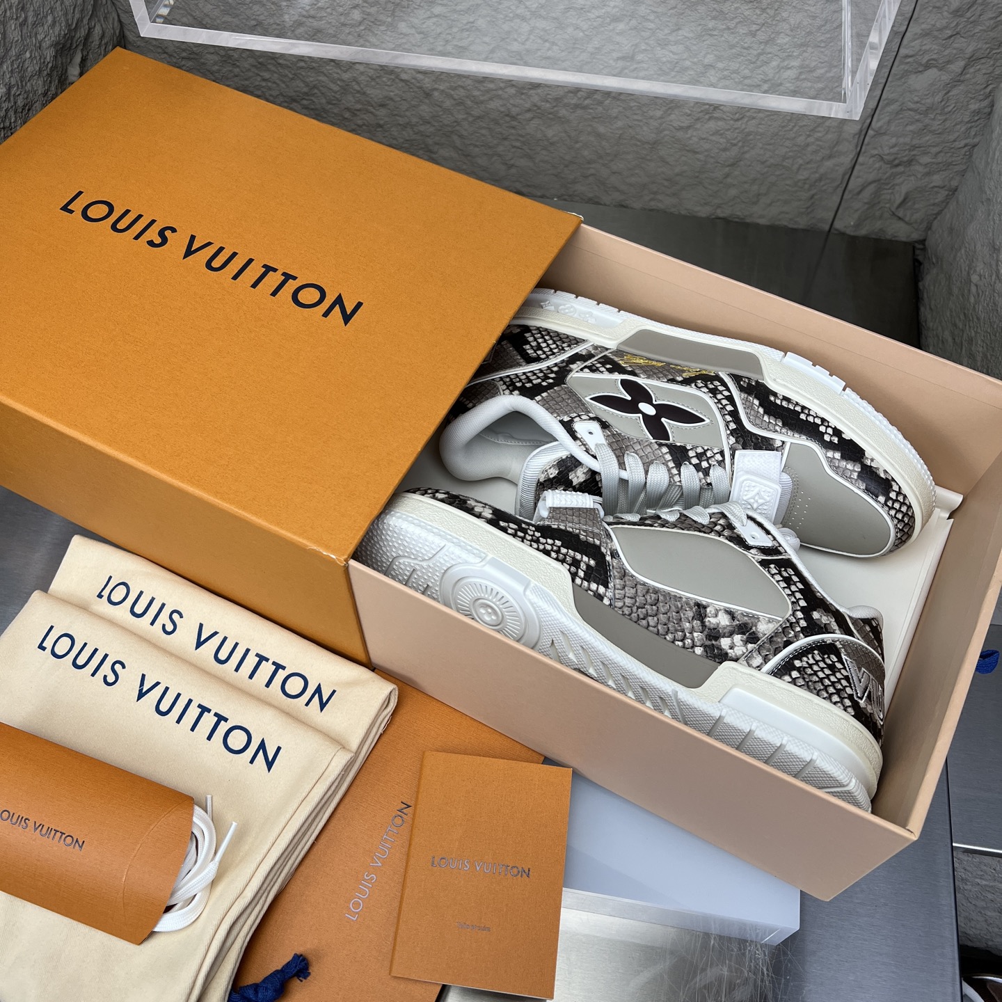 Louis Vuitton Male Board Shoes L