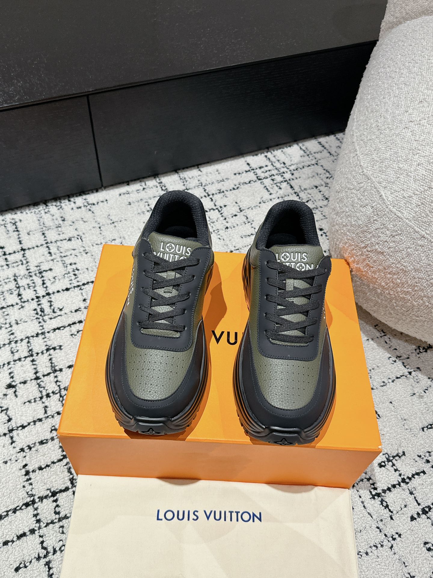 Louis Vuitton Male Sneakers Mesh Breathable L-s