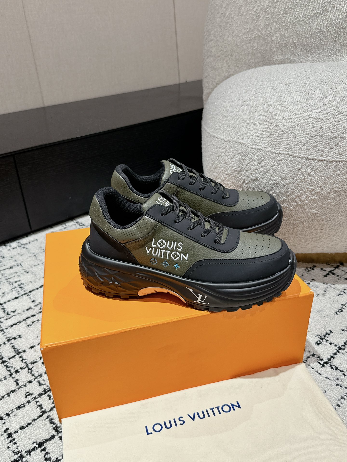 Louis Vuitton Male Sneakers Mesh Breathable L-s