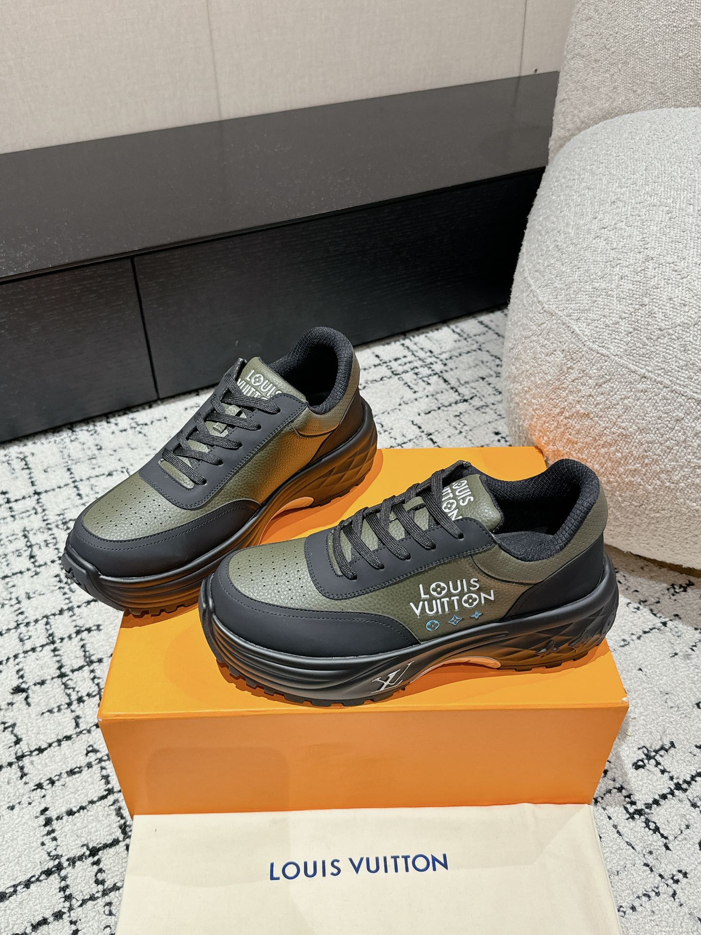 Louis Vuitton Male Sneakers Mesh Breathable L-s