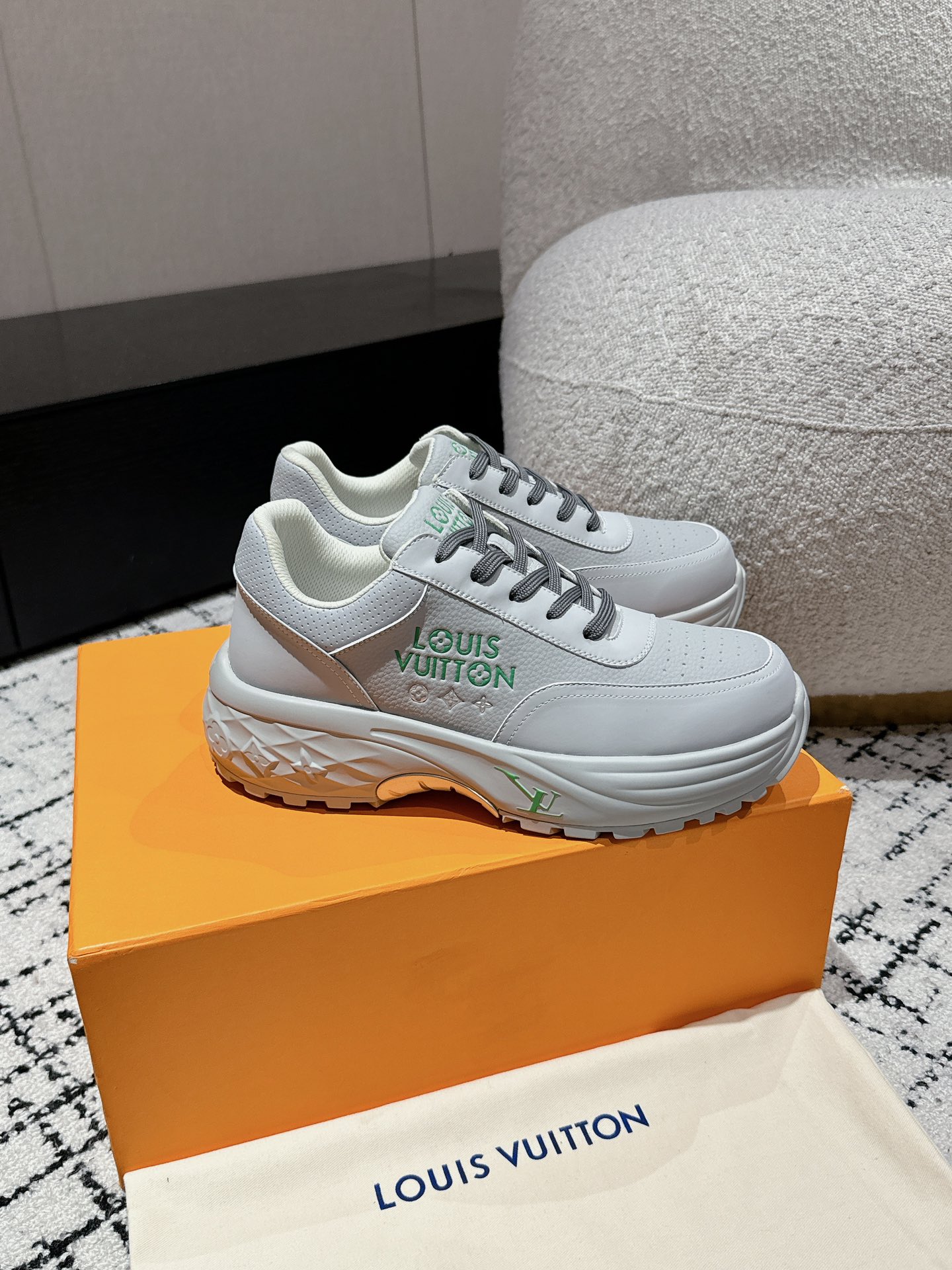 Louis Vuitton Male Sneakers Mesh Breathable L-s