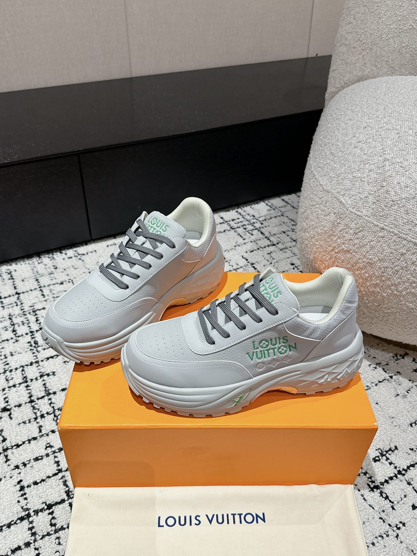 Louis Vuitton Male Sneakers Mesh Breathable L-s