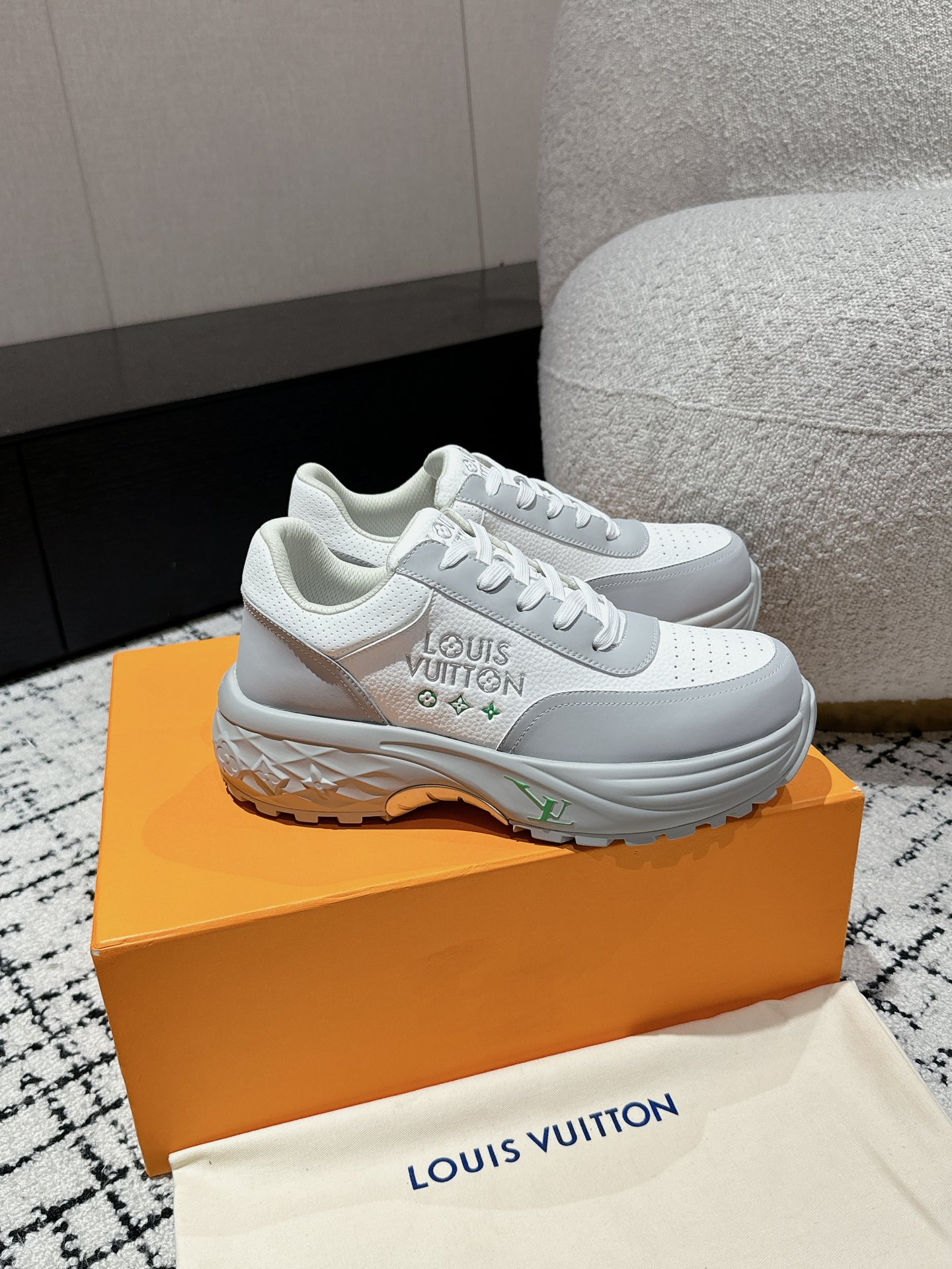Louis Vuitton Male Sneakers Mesh Breathable L-s