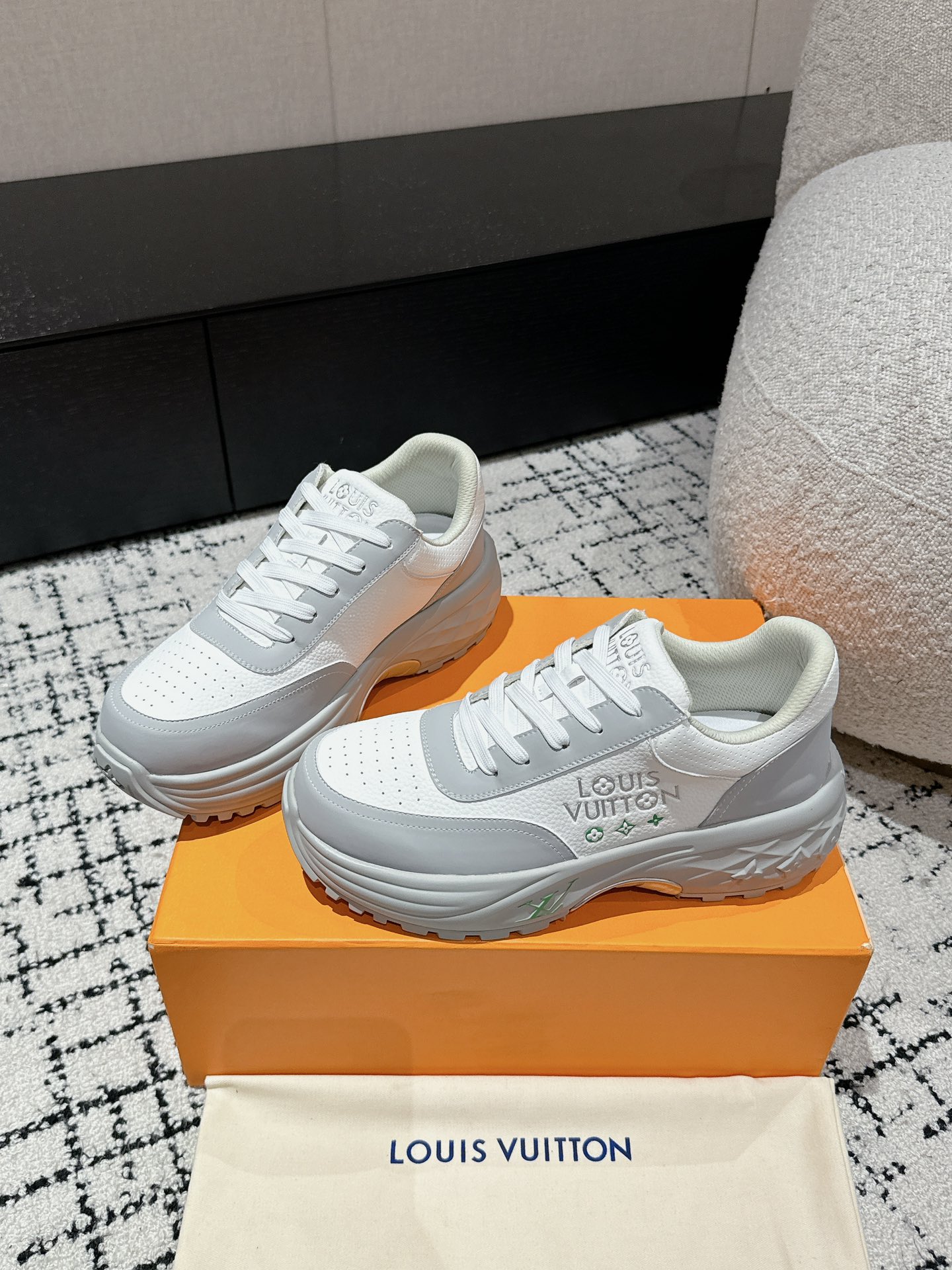 Louis Vuitton Male Sneakers Mesh Breathable L-s