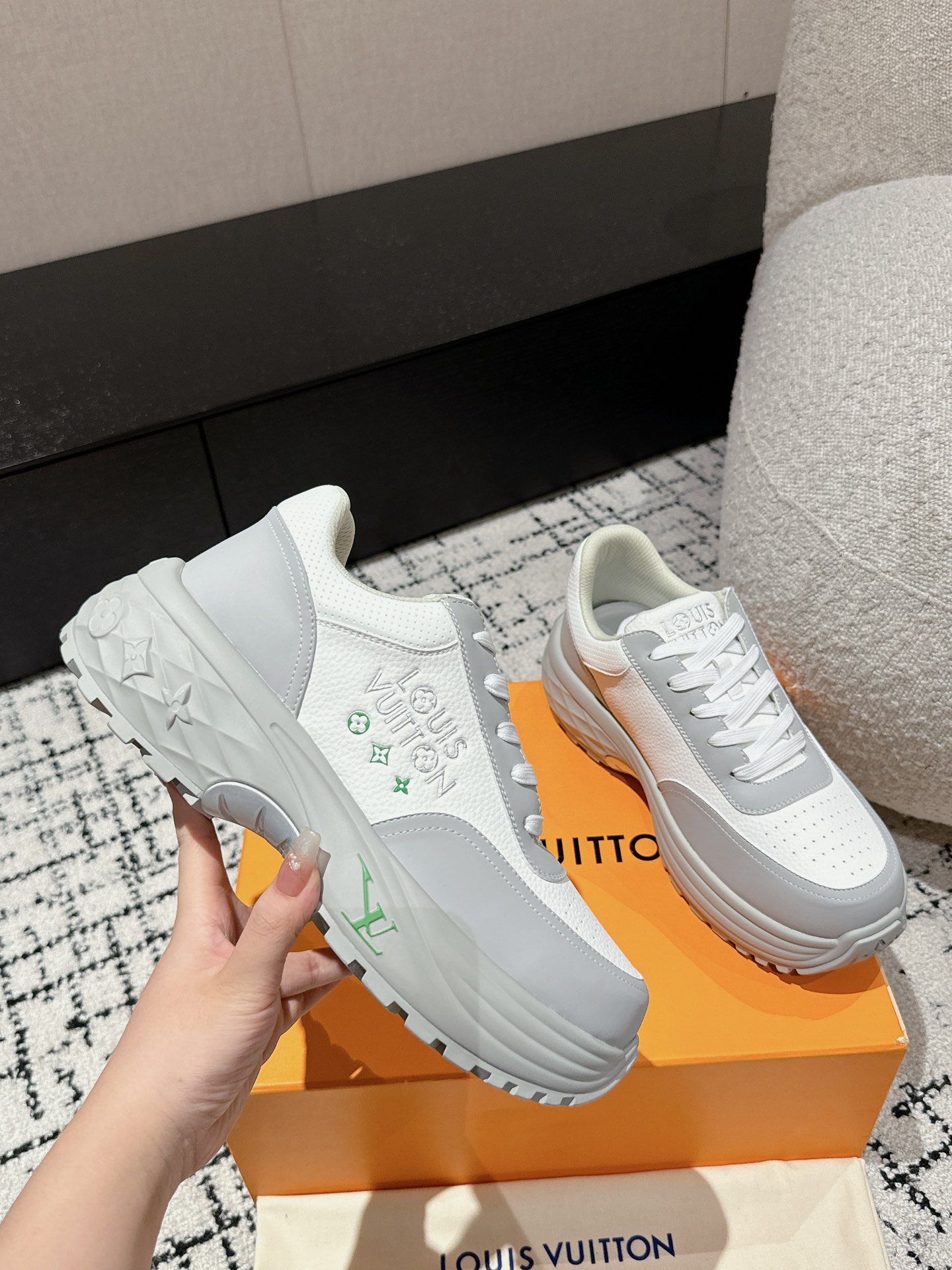Louis Vuitton Male Sneakers Mesh Breathable L-s