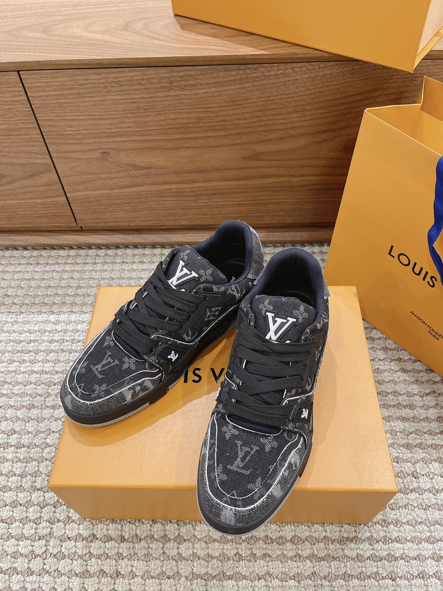 Louis Vuitton Basic Shoes Mesh L-s