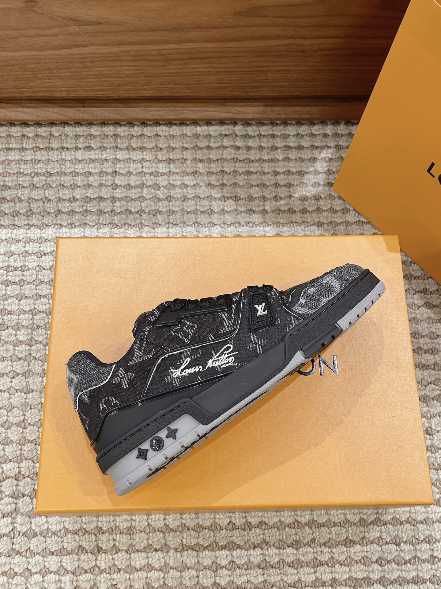 Louis Vuitton Basic Shoes Mesh L-s