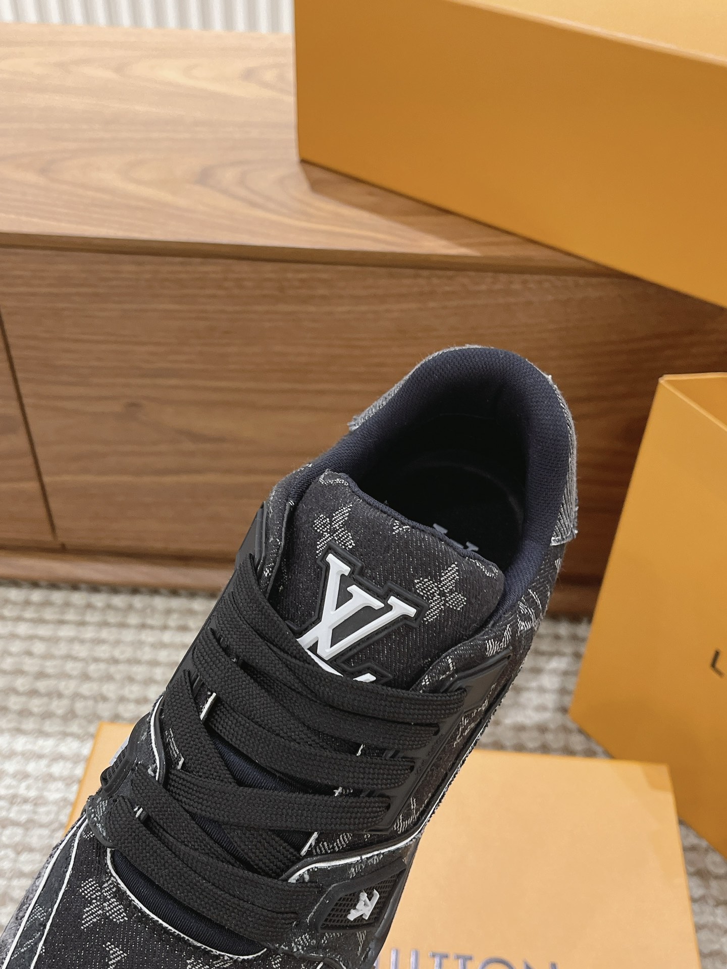 Louis Vuitton Basic Shoes Mesh L-s