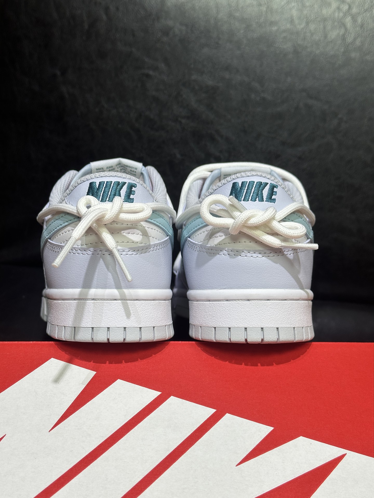 Nike Basic Shoes White L-s