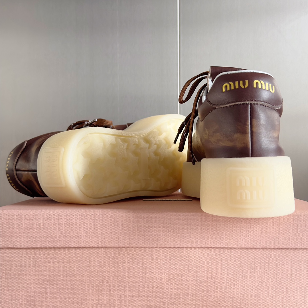 Miu Miu Female Sneakers M-s
