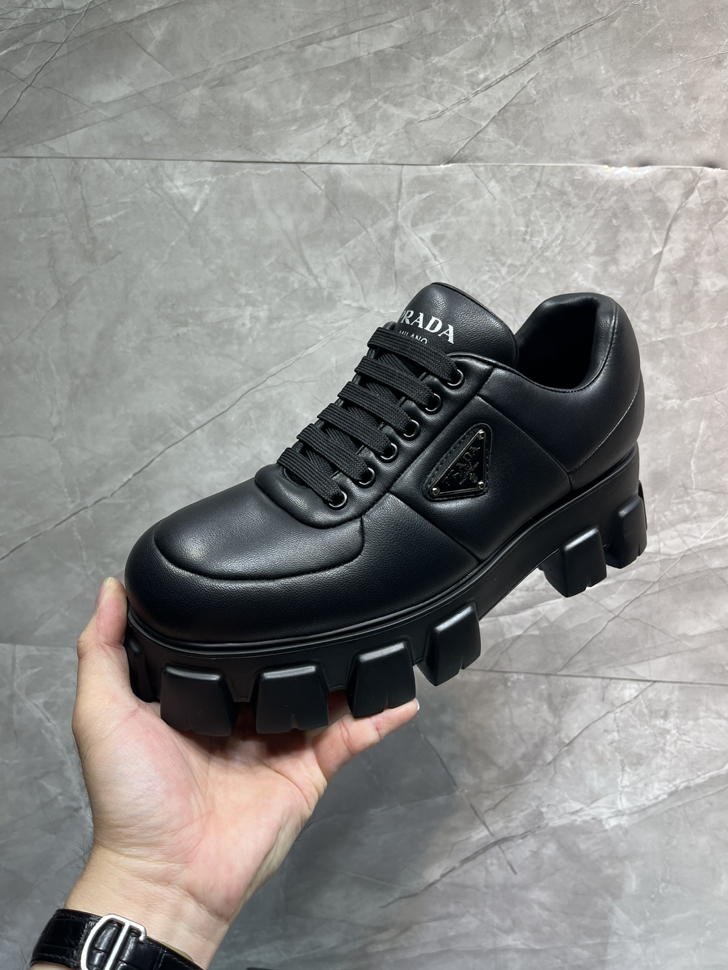 Basic Shoes M