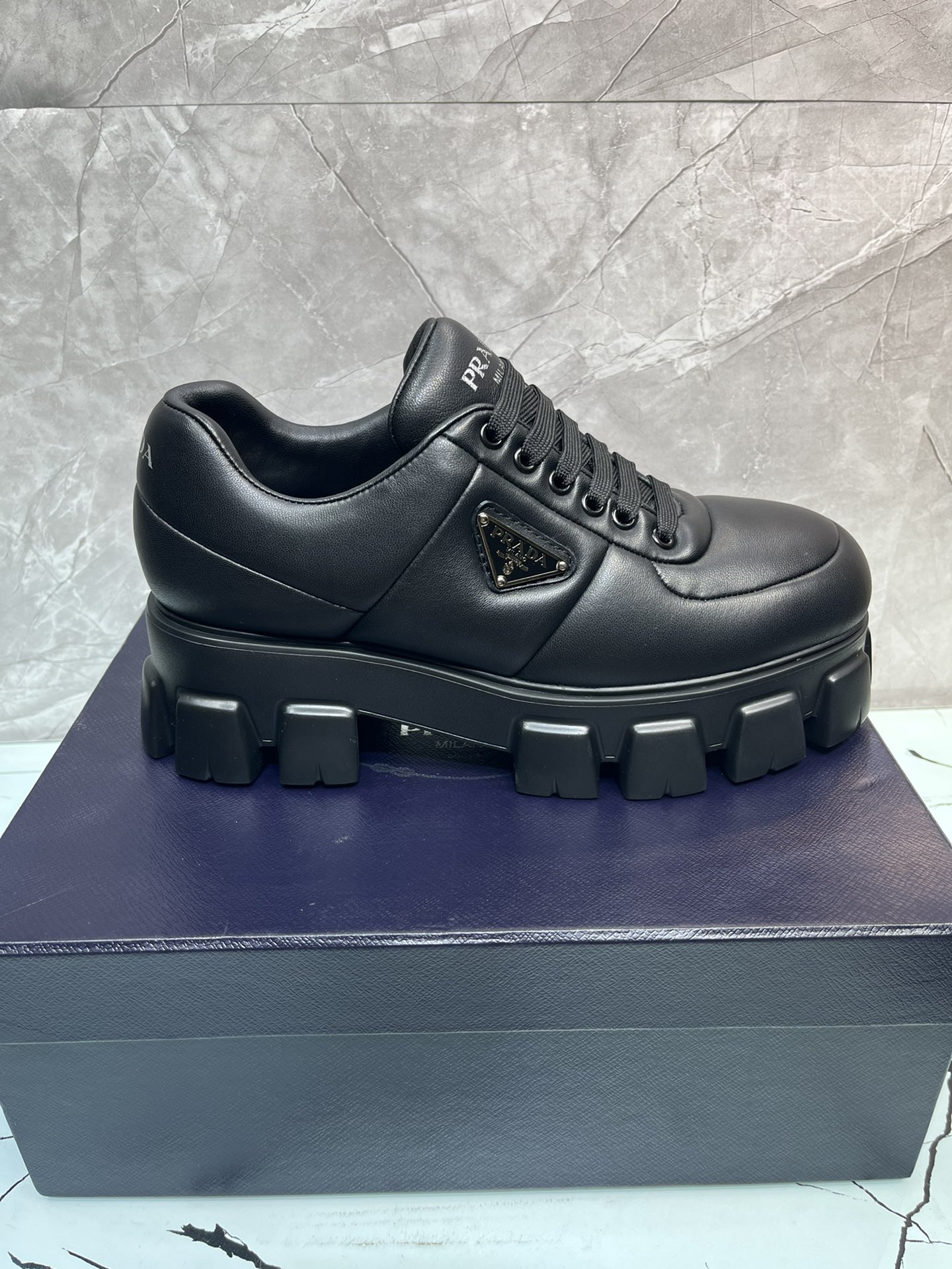 Basic Shoes M