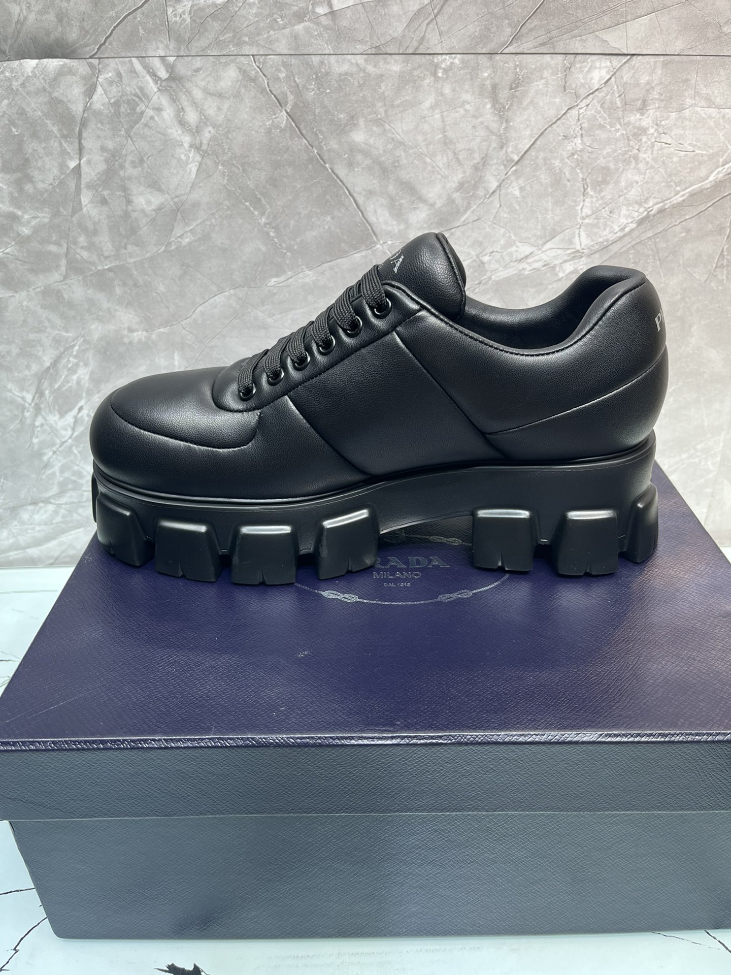 Basic Shoes M