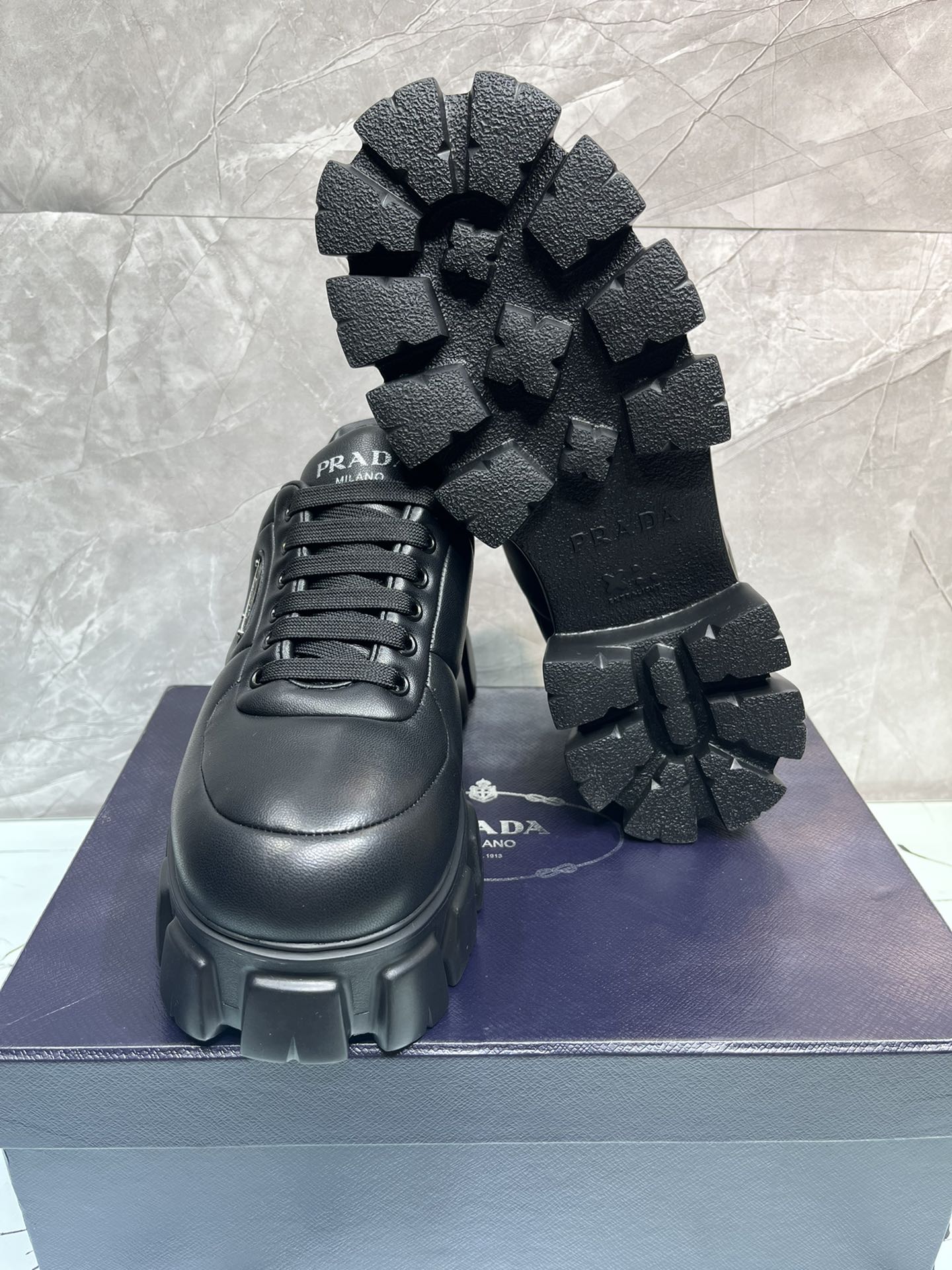 Basic Shoes M